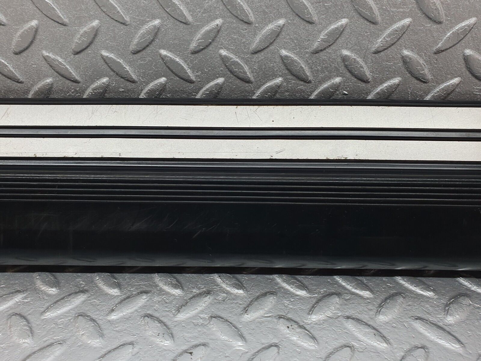 41768 Mercedes-Benz W202 C200 Front Right Door Sill Trim 2026800735