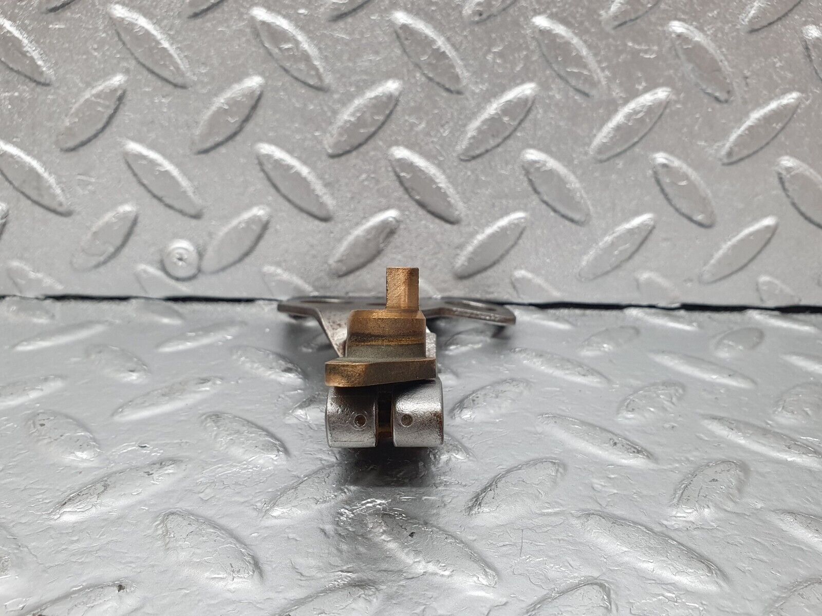 44231 Mercedes-Benz C107 350SLC Coupe Automatic Gearbox Linkage Bracket 722.001