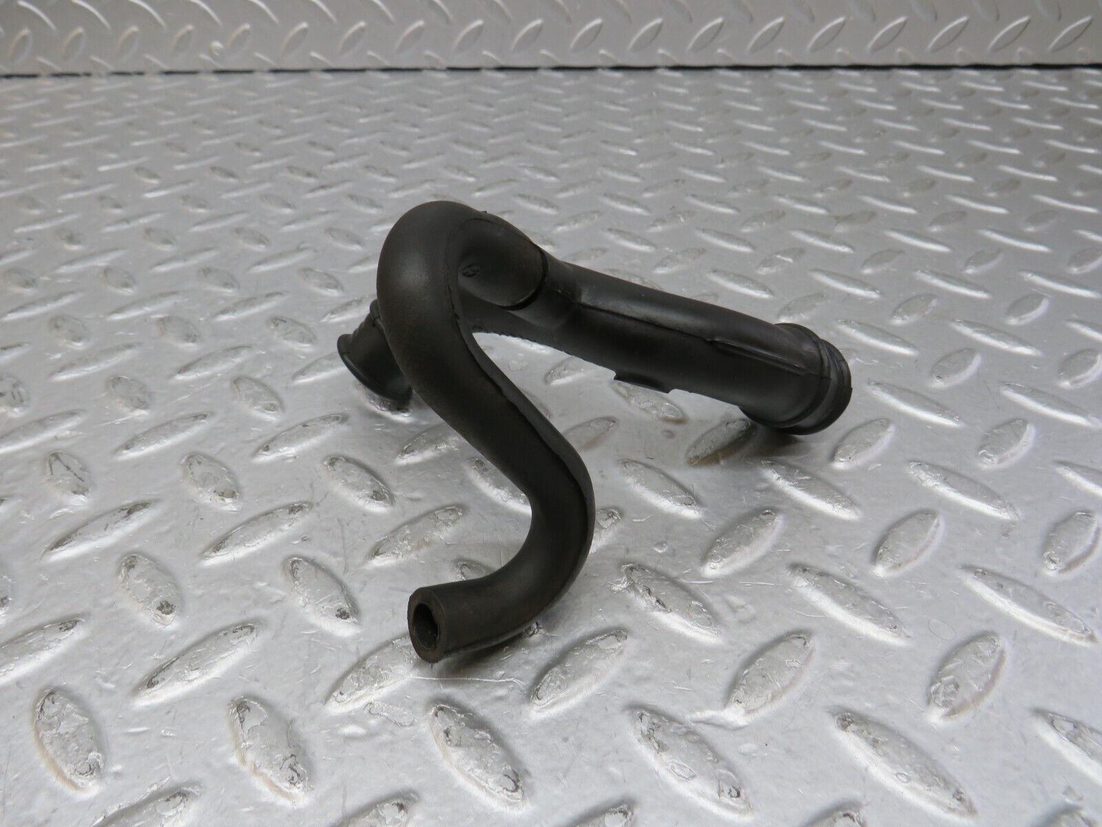 35420 Mercedes-Benz R107 280SL Air Intake Pipe 1100943882 1100944882