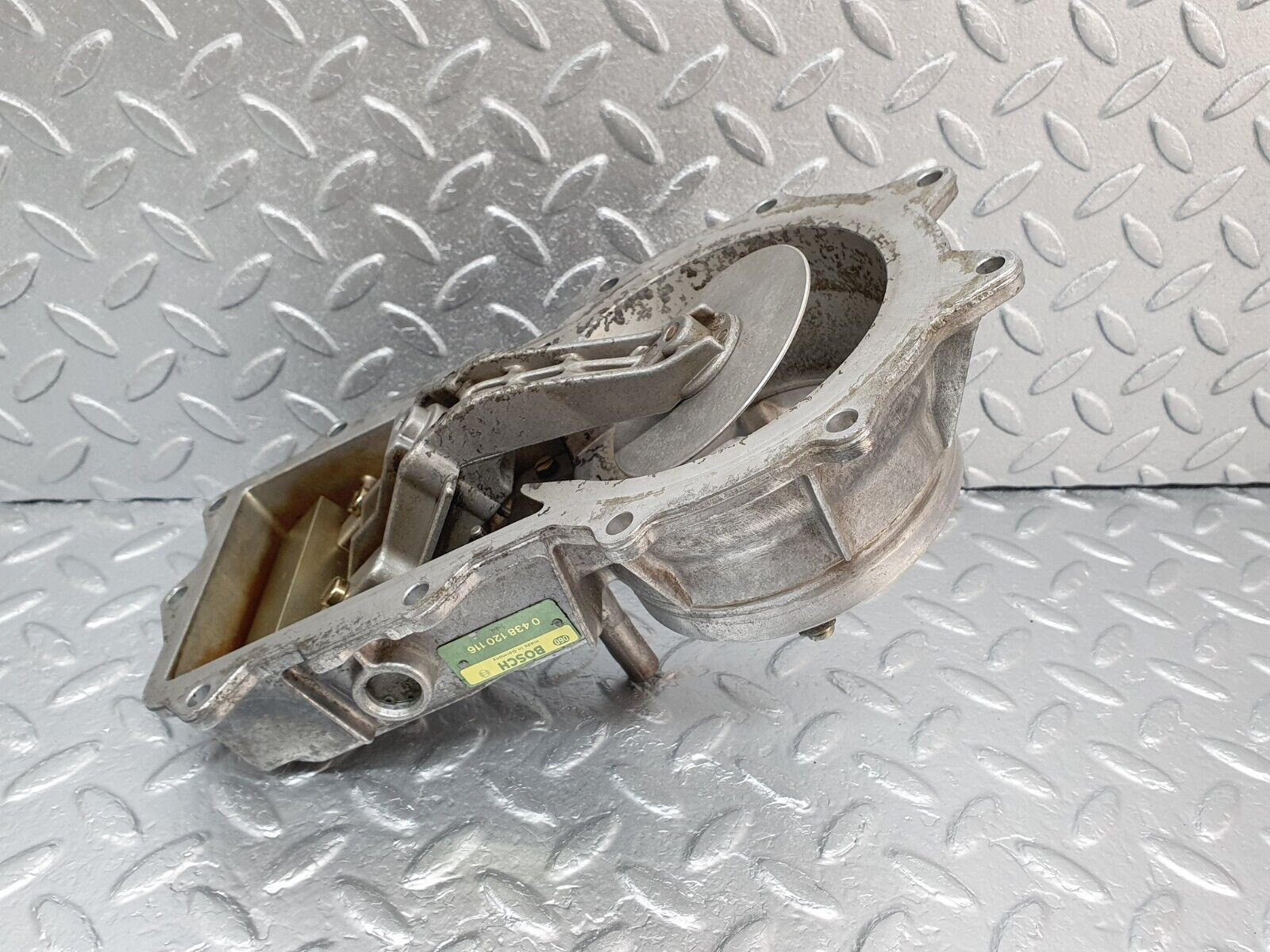 43738 Mercedes-Benz C123 230CE Coupe Air Flow Mass Sensor Bosch 0438120116