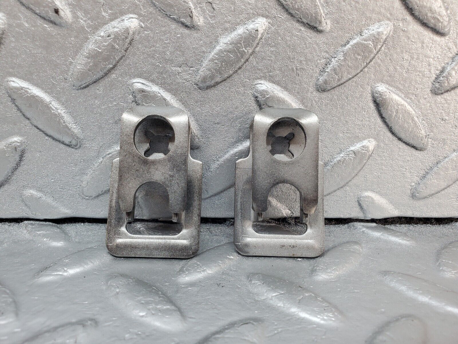 45225 Mercedes-Benz R129 300SL Coupe Fuel Injector Bracket 2x