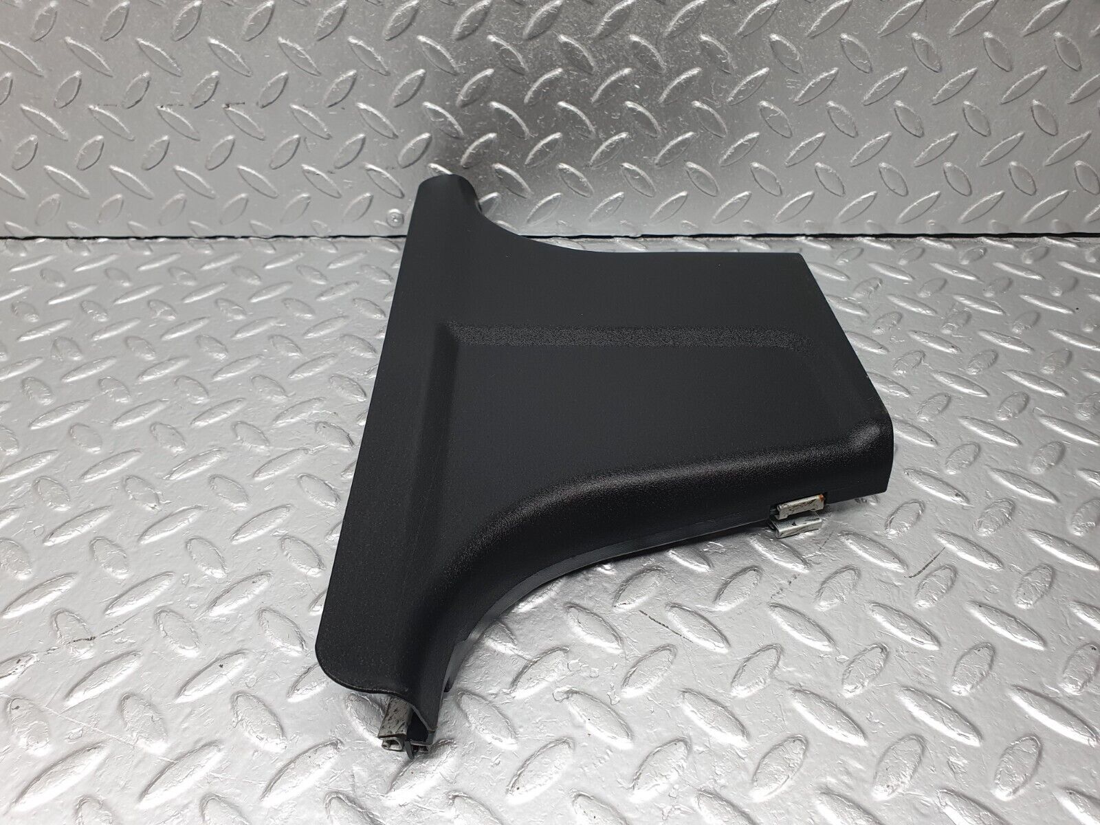 41780 Mercedes-Benz W202 C200 B Pillar Bottom Cover Left 2026902330