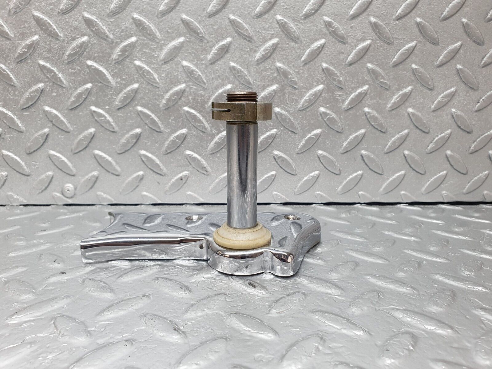 43330 Mercedes-Benz W108 280SE Front Left Seat Chrome