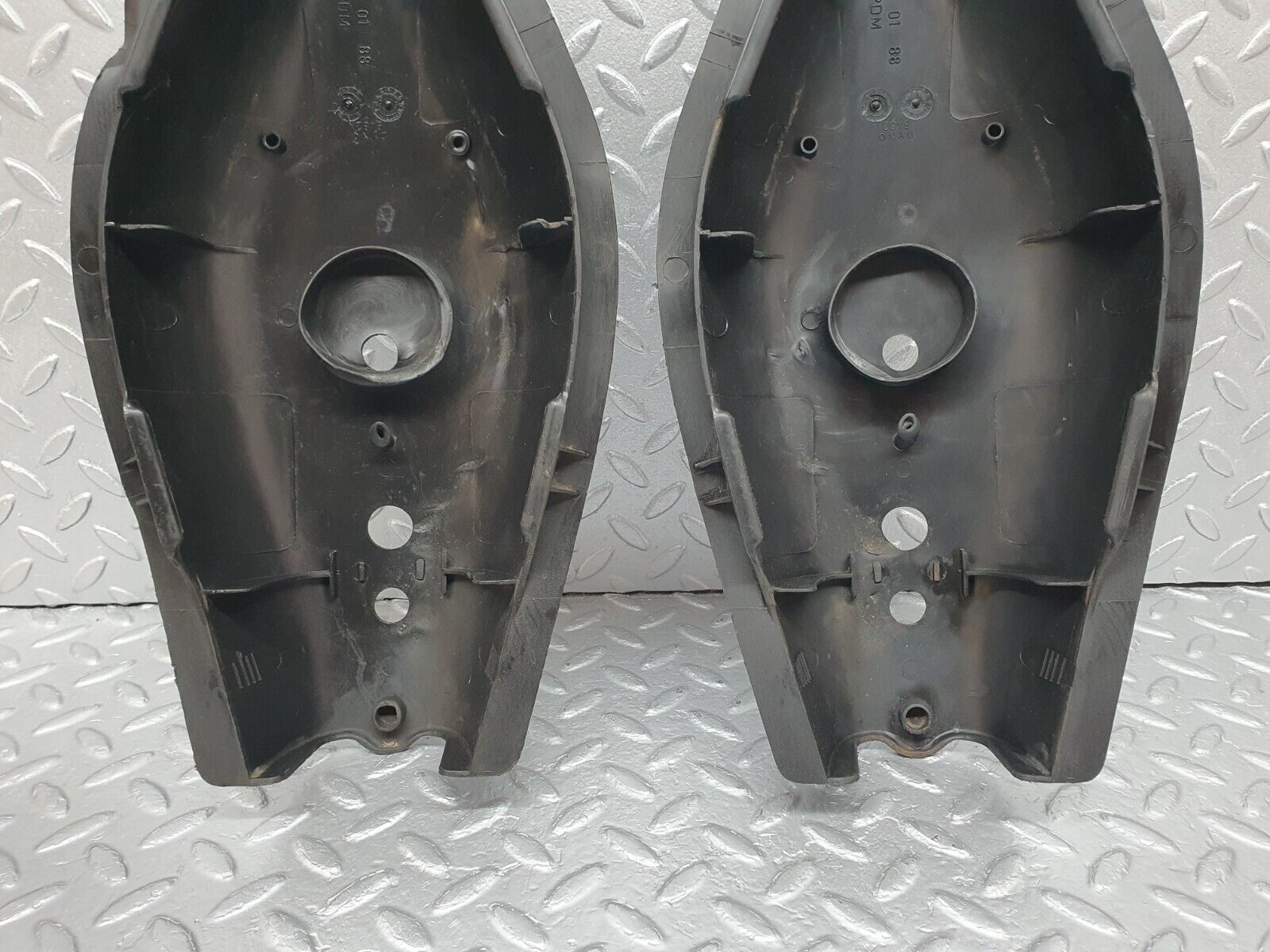 42227 Mercedes-Benz R129 320SL Coupe Rear Control Arm Cover 2X 1293520188