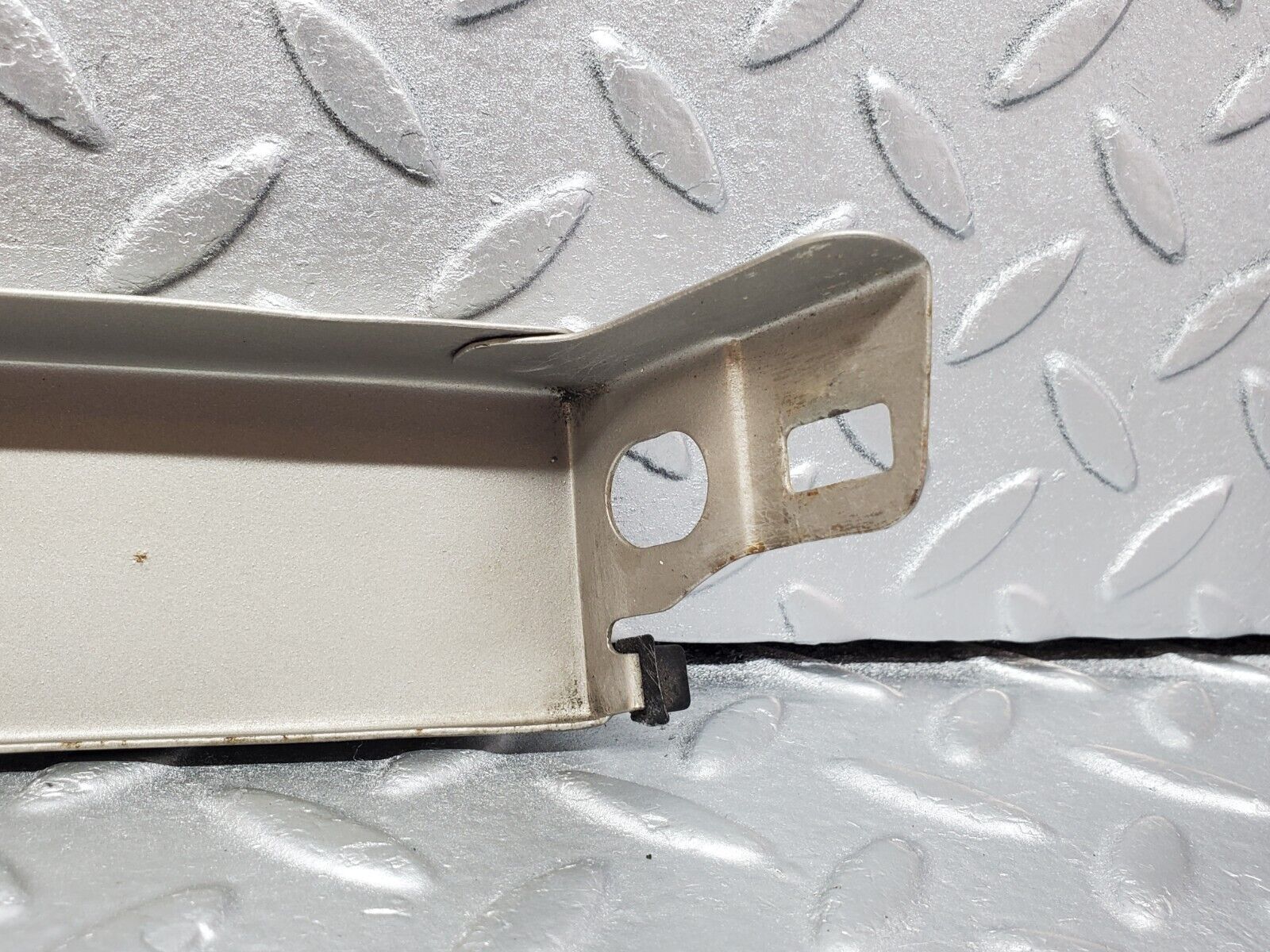 45662 Mercedes-Benz W126 420SE Under Headlight Trim Left Side