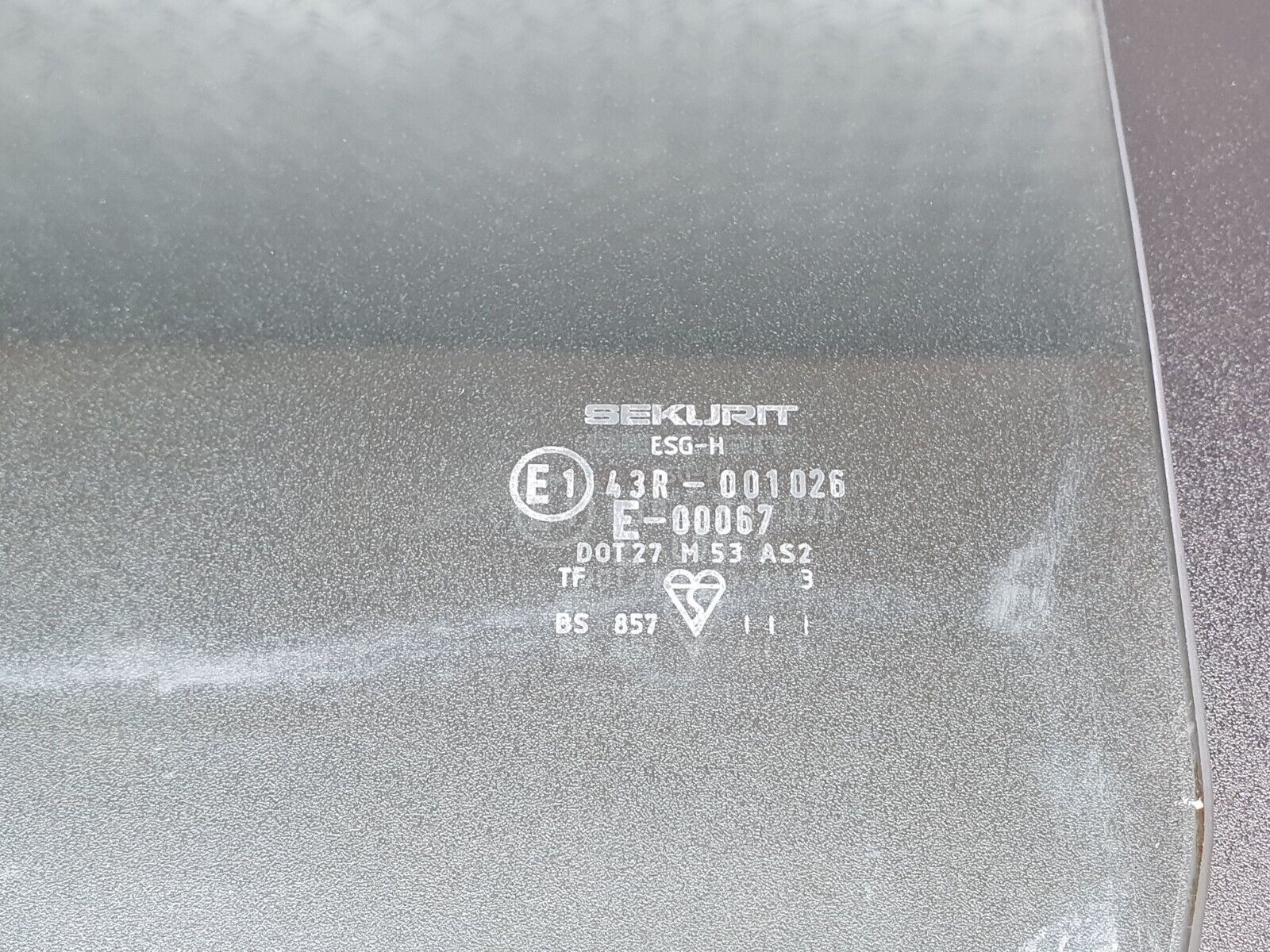 43220 Mercedes-Benz W108 280SE Rear Left Door Window Glass