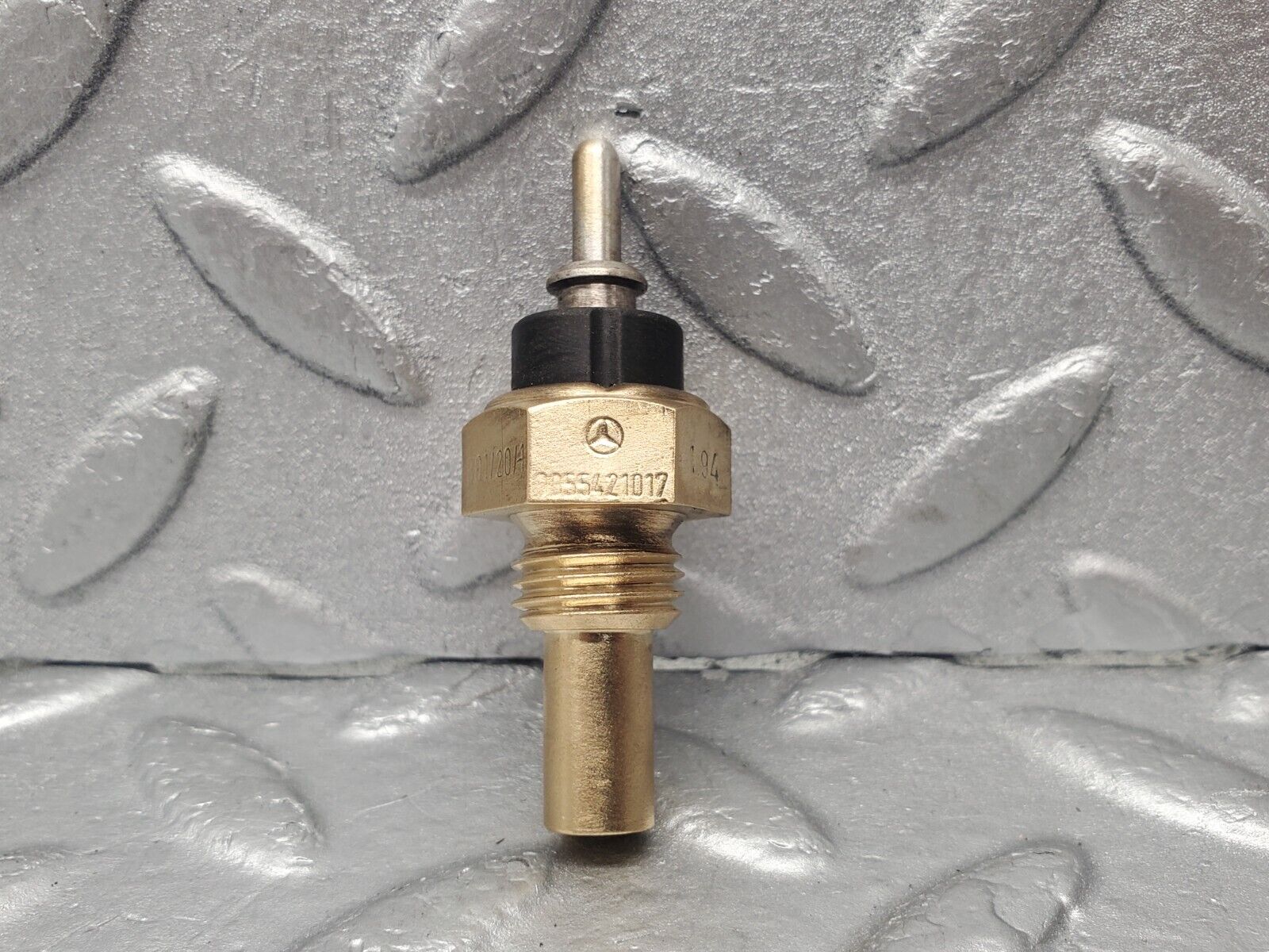 46216 Mercedes-Benz W124 280E Coolant Temperature Sensor VDO 0055421017