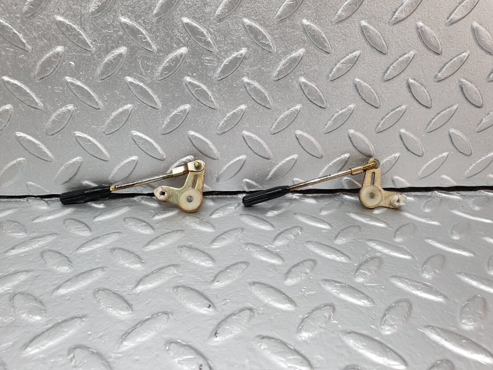 41708 Mercedes-Benz W124 200E Rear Door Lock Knob Pair