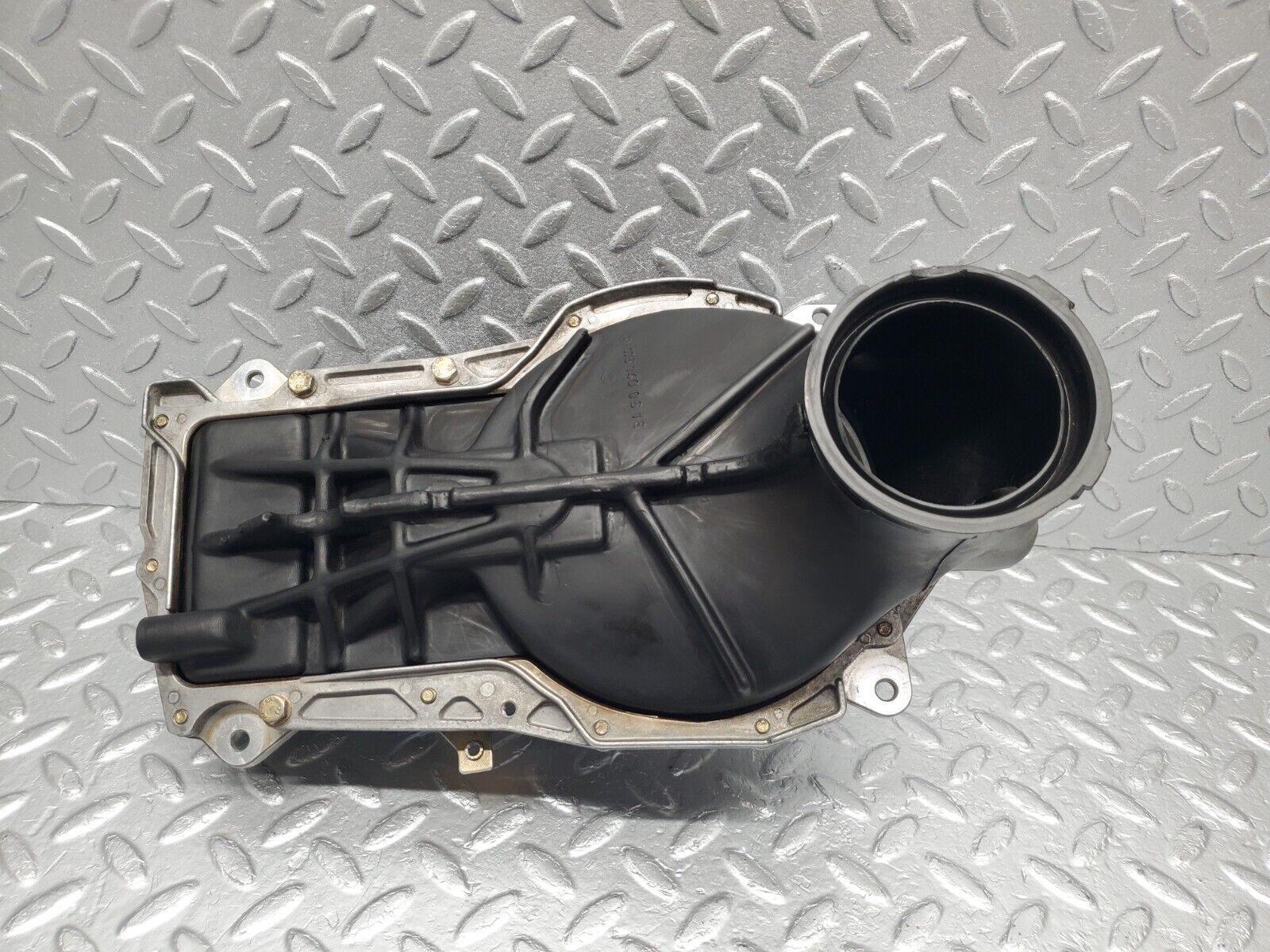 46023 Mercedes-Benz W126 420SE Air Flow Mass Meter Sensor Bosch 0438121037 1161400618