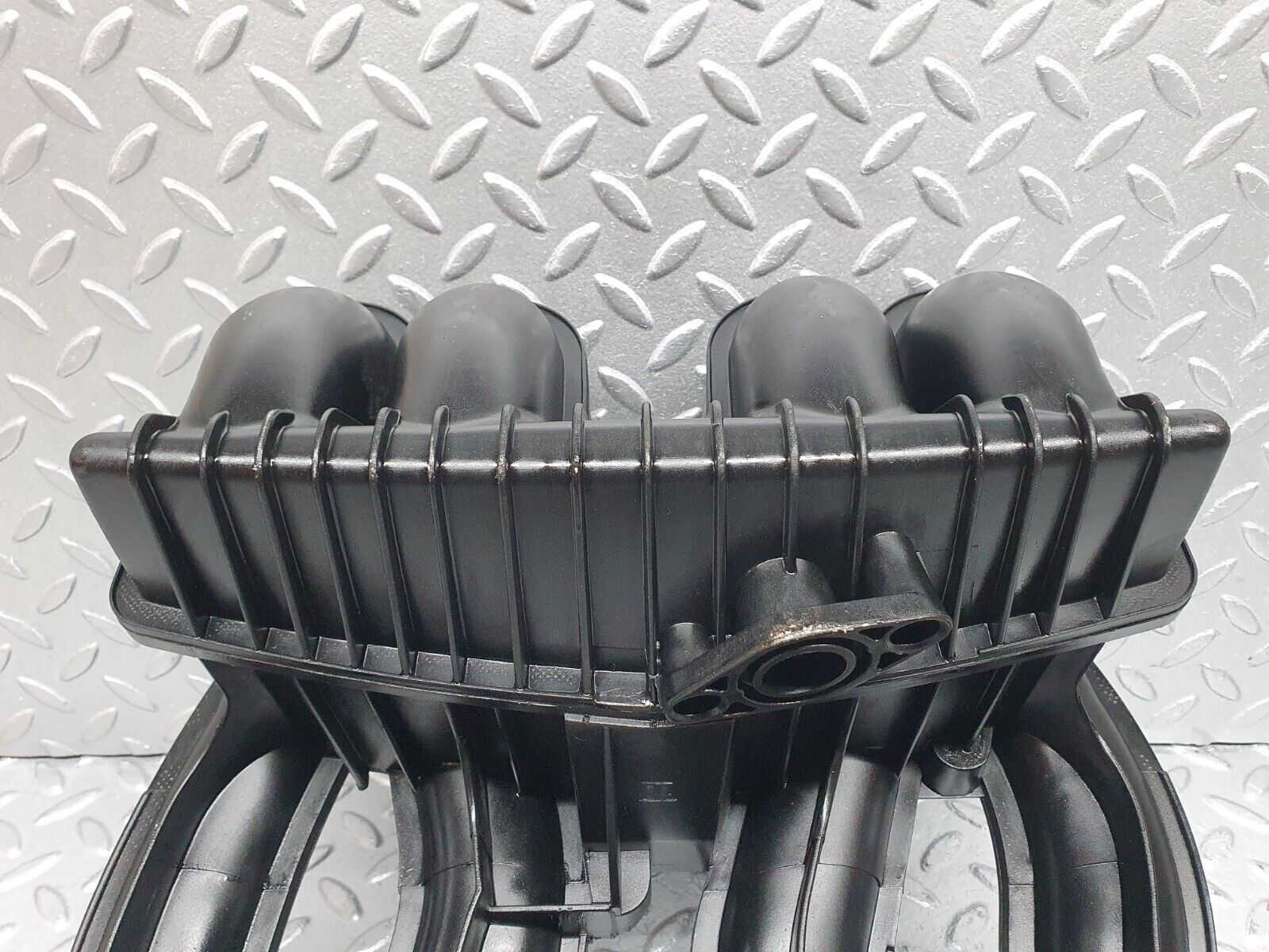 41936 Mercedes-Benz W202 C200 Intake Manifold 1111402201