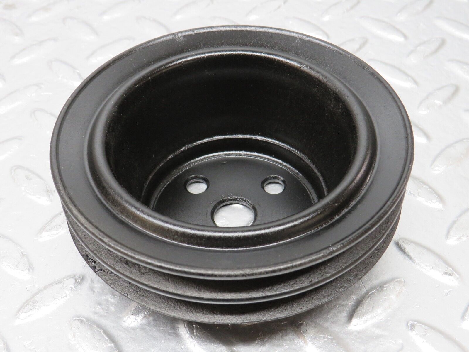32942 Mercedes-Benz C107 R107 450 V8 Water Pump Pulley