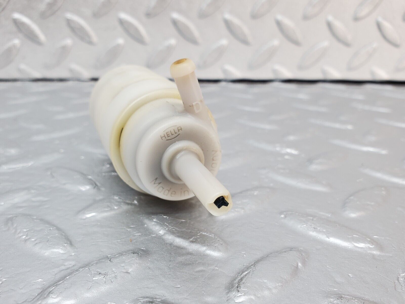 45683 Mercedes-Benz W126 420SE Windscreen Washer Pump Hella 1248690221