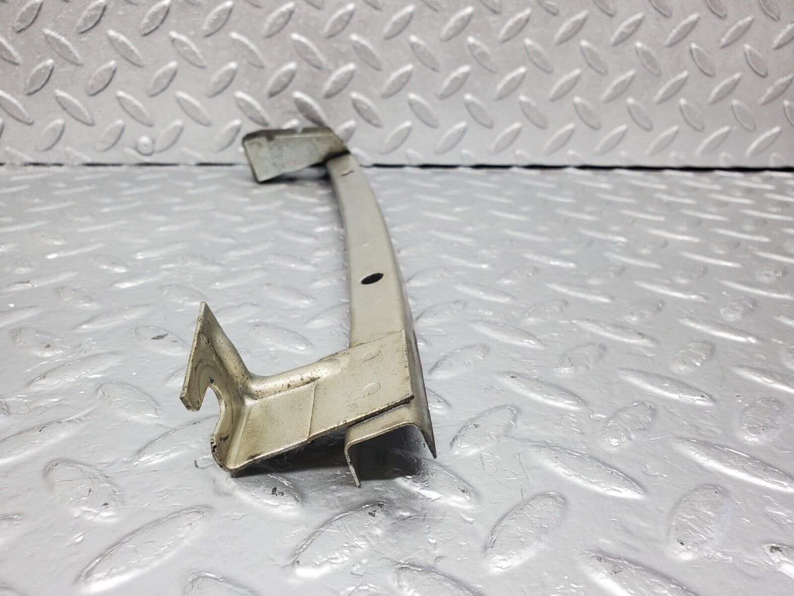 45816 Mercedes-Benz W126 420SE Rear Left Window Channel