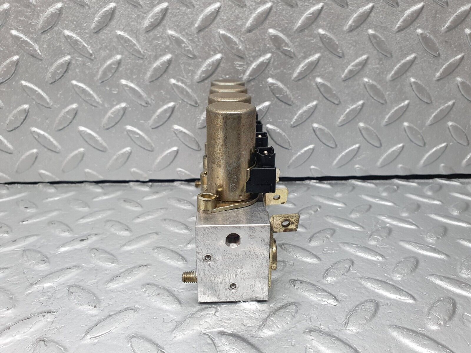 42481 Mercedes-Benz R129 320SL Coupe Roof Hydraulic Valve Left 1298002378