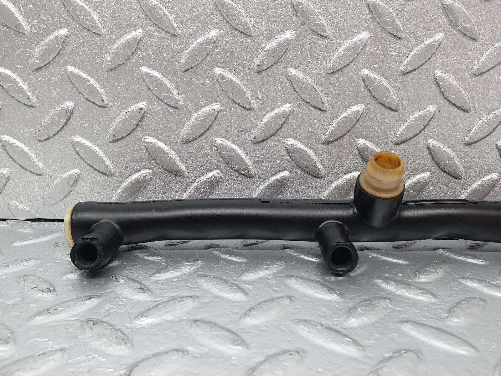 43664 Mercedes-Benz C126 380SEC Coupe Air Intake Breather Hose Pipe 1160940982