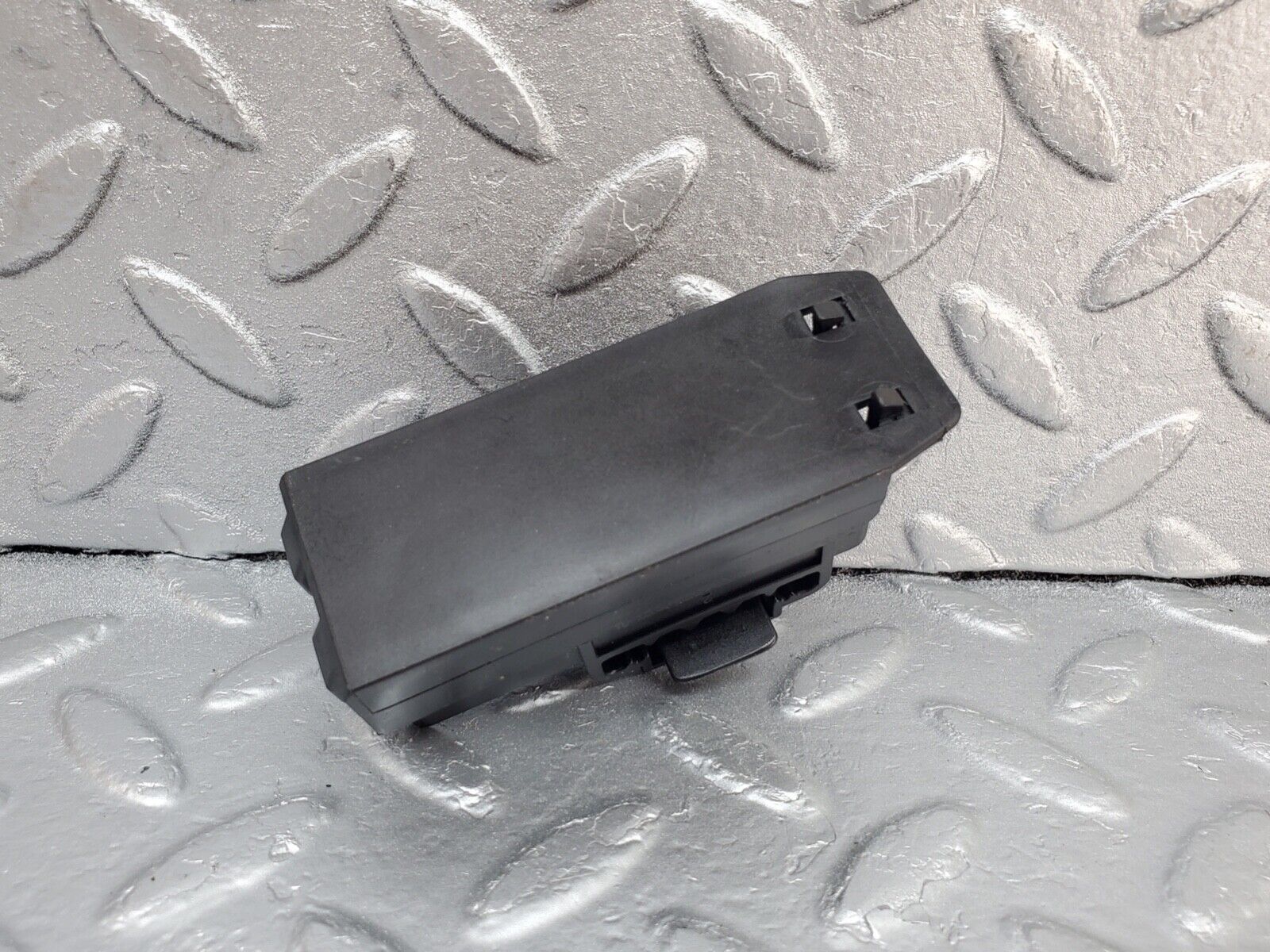 44650 Mercedes-Benz W124 220E Wire Distributor Connector 1245459340