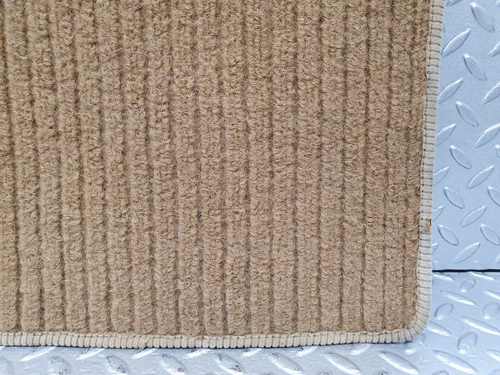 41635 Mercedes-Benz W124 200E Rear Right Floor Carpet Mat Palomino
