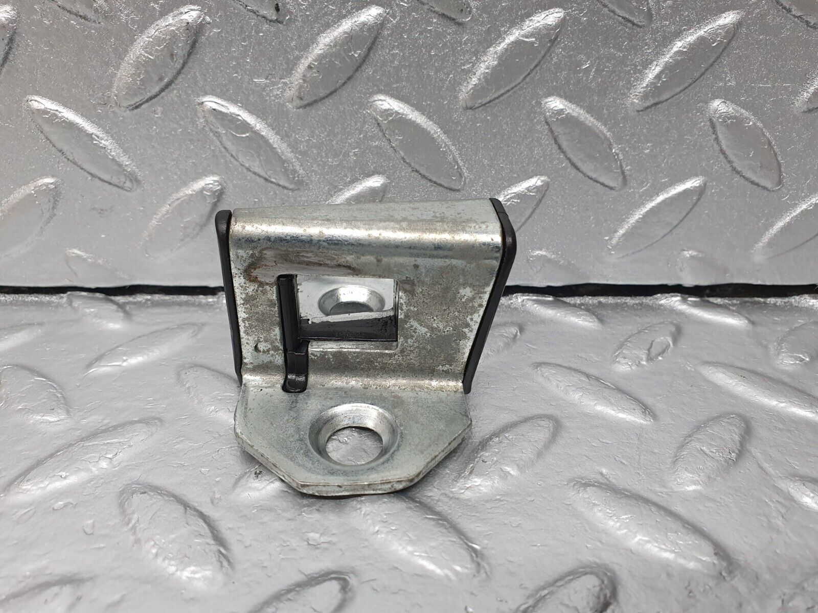 41951 Mercedes-Benz W202 C200 Door Lock Latch