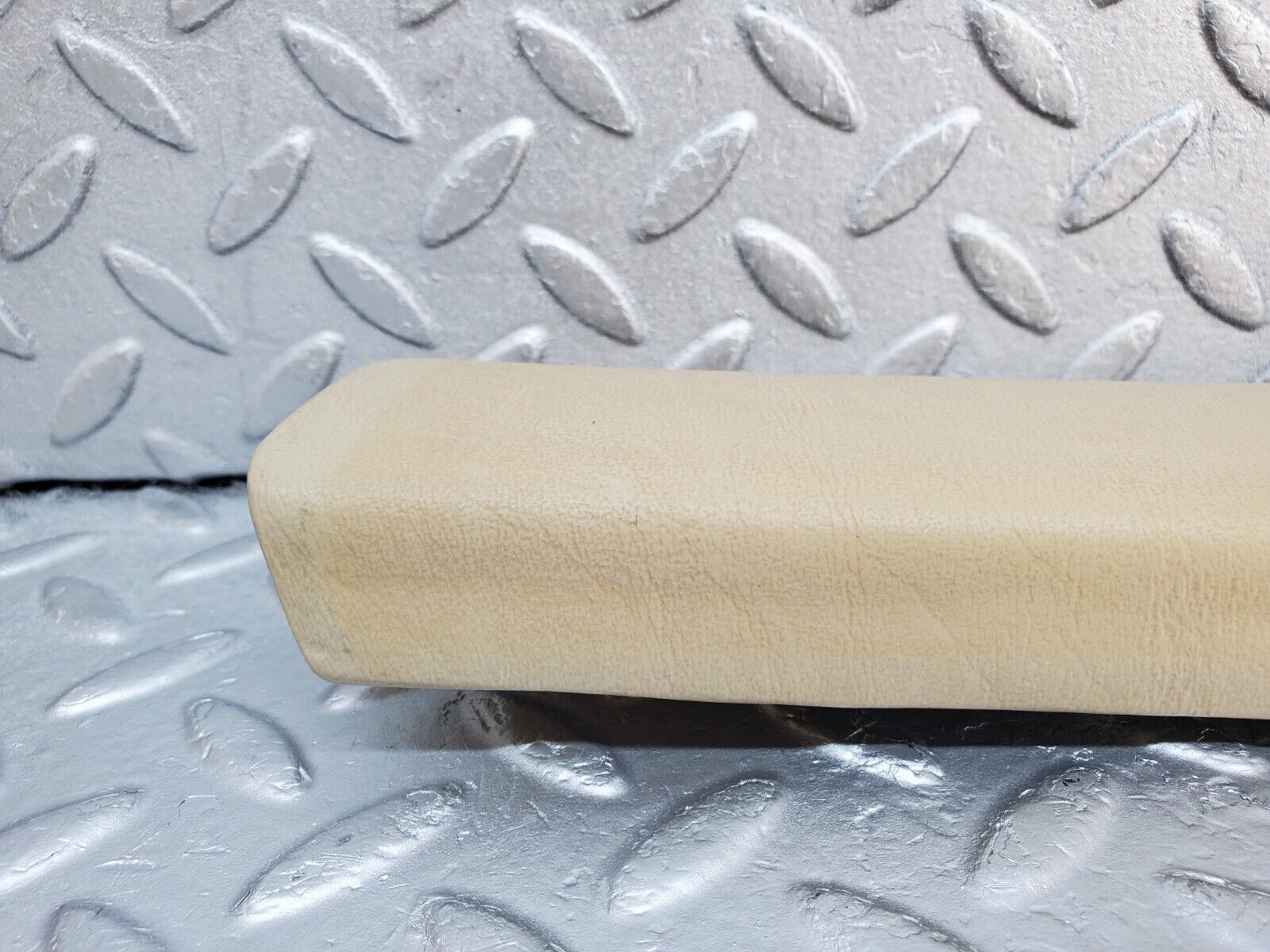 45564 Mercedes-Benz W126 420SE A Pillar Cover Trim Left Side Beige