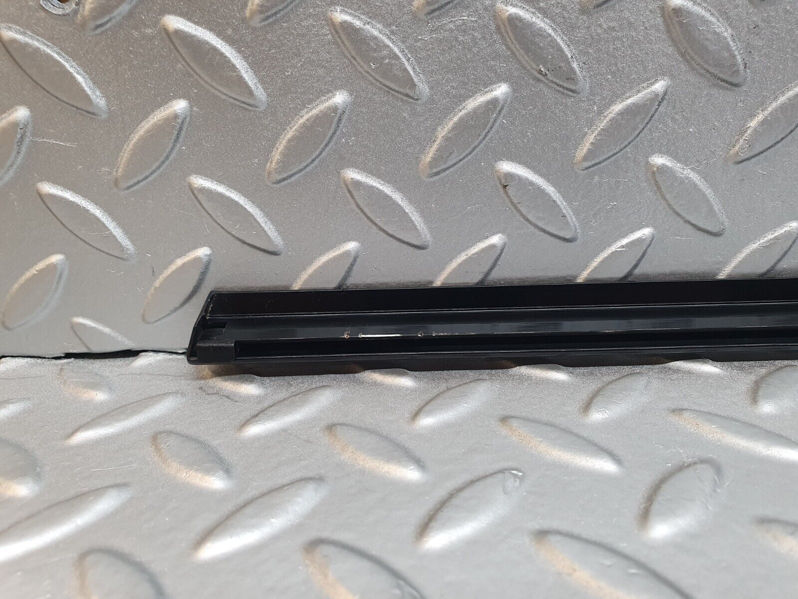 42611 Mercedes-Benz R129 320SL Coupe Left Door Window Moulding Trim