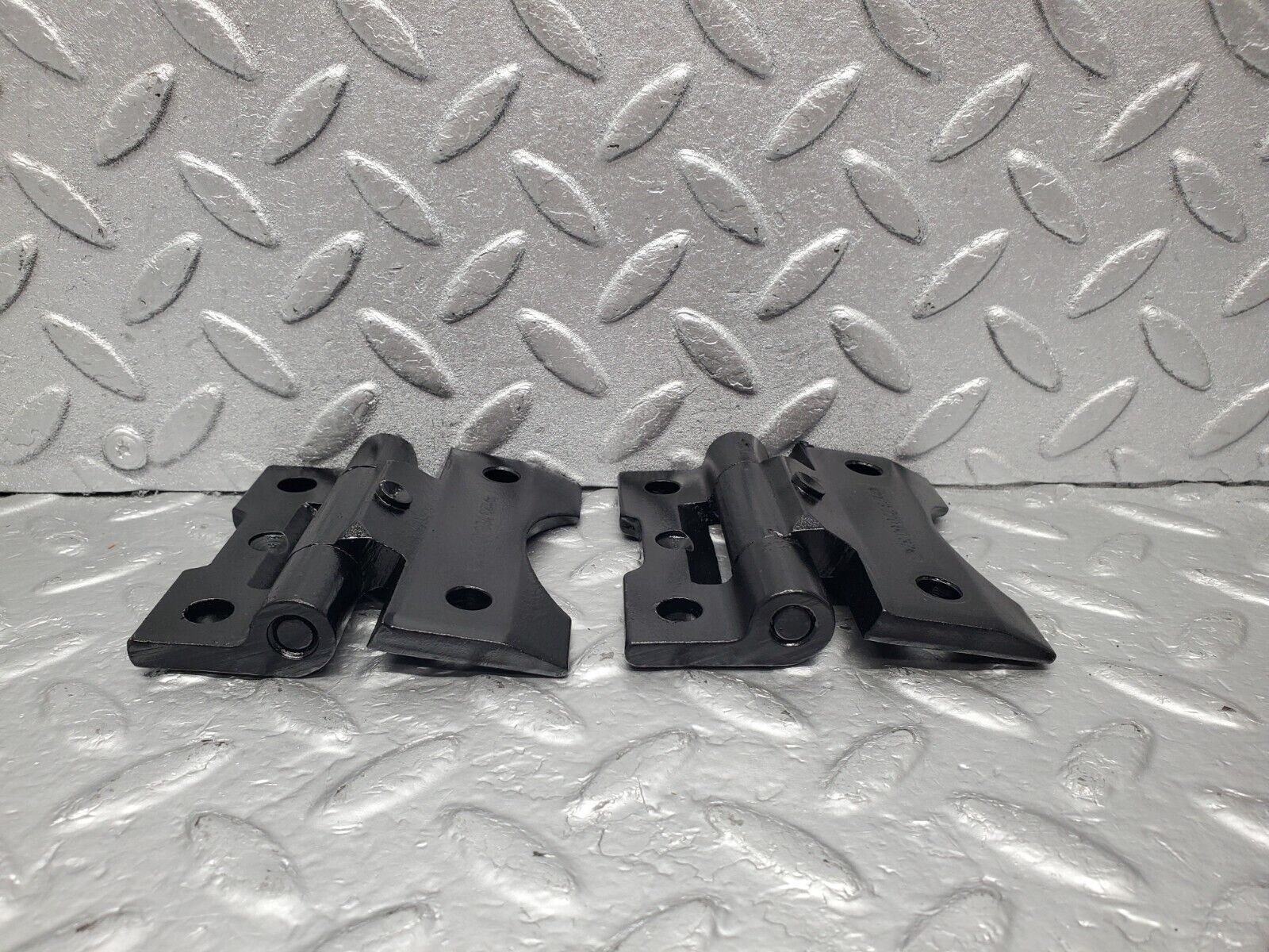 46570 Mercedes-Benz C123 280CE Coupe Door Hinge Pair Right Side 1237200037