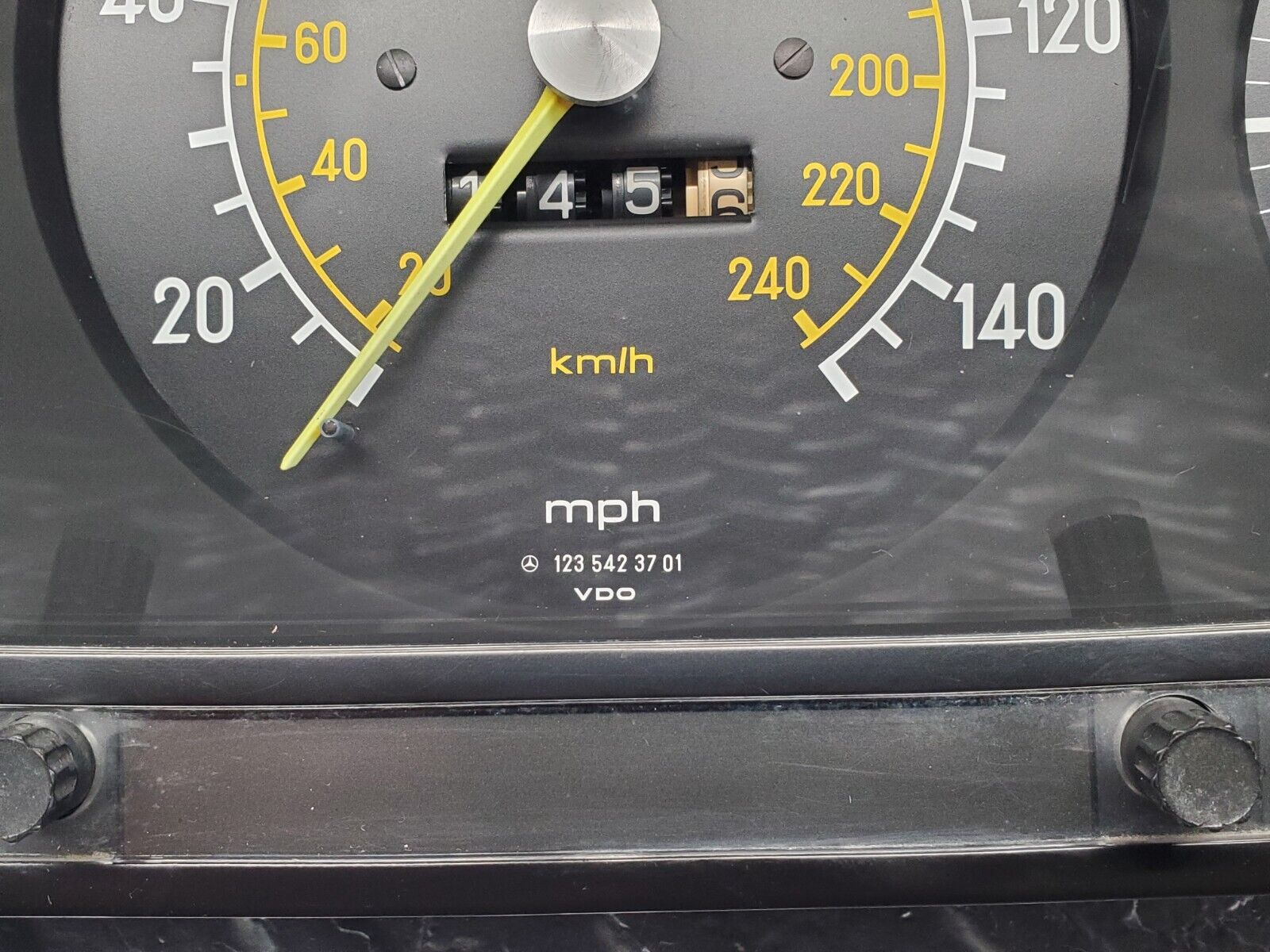 46454 Mercedes-Benz C123 280CE Coupe Instrument Cluster 1235423701