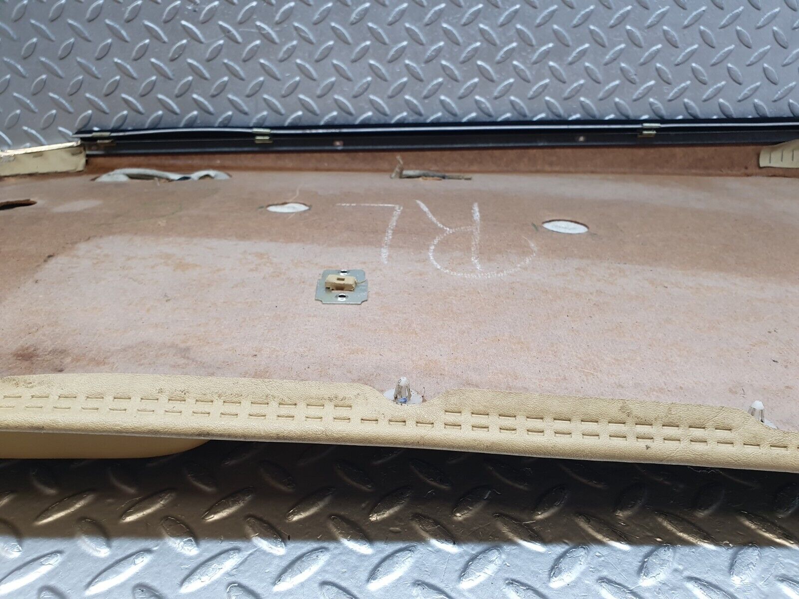 44050 Mercedes-Benz C123 230CE Coupe Left Door Card Beige