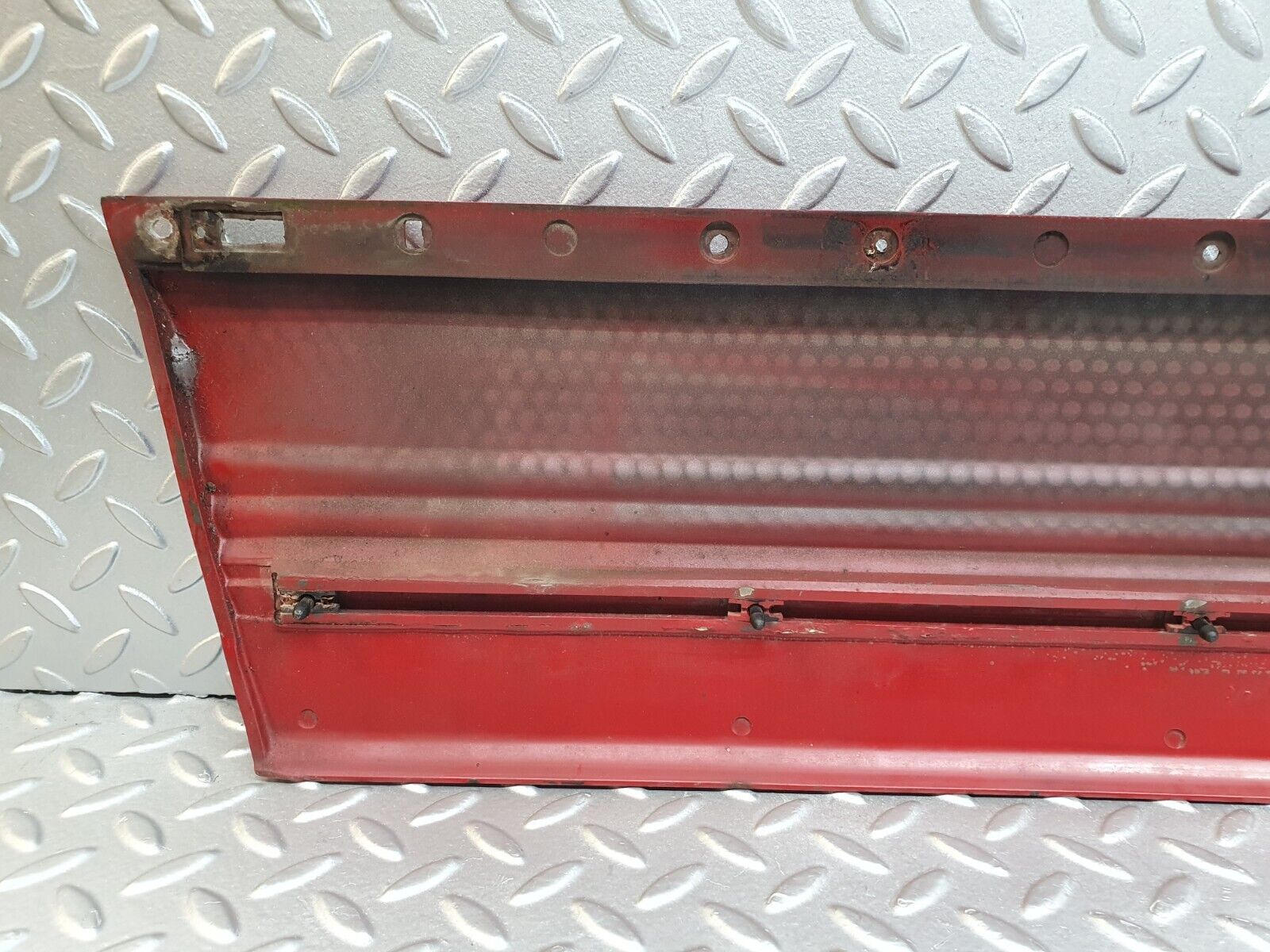 43788 Mercedes-Benz C126 380SEC Coupe Right Door Lower Moulding Trim 1266901240