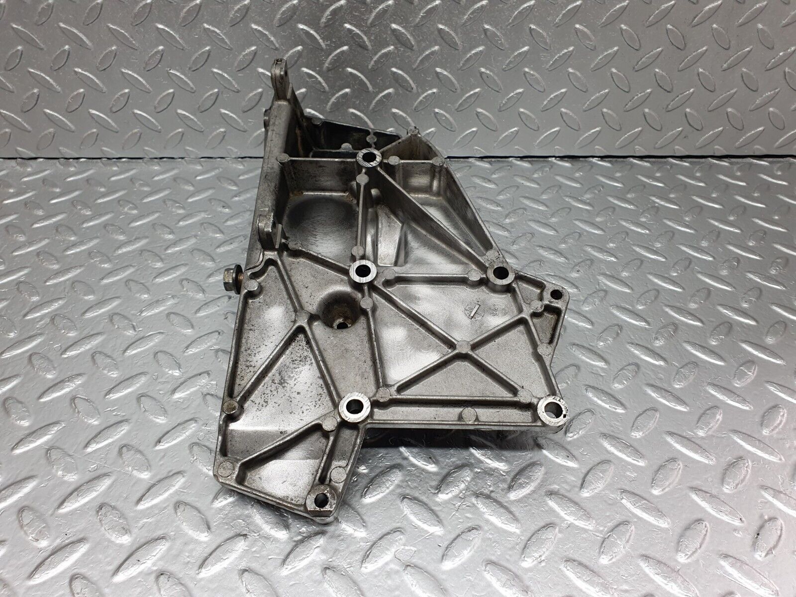 42565 Mercedes-Benz R129 320SL Coupe Alternator Generator Mount Bracket 1041550635