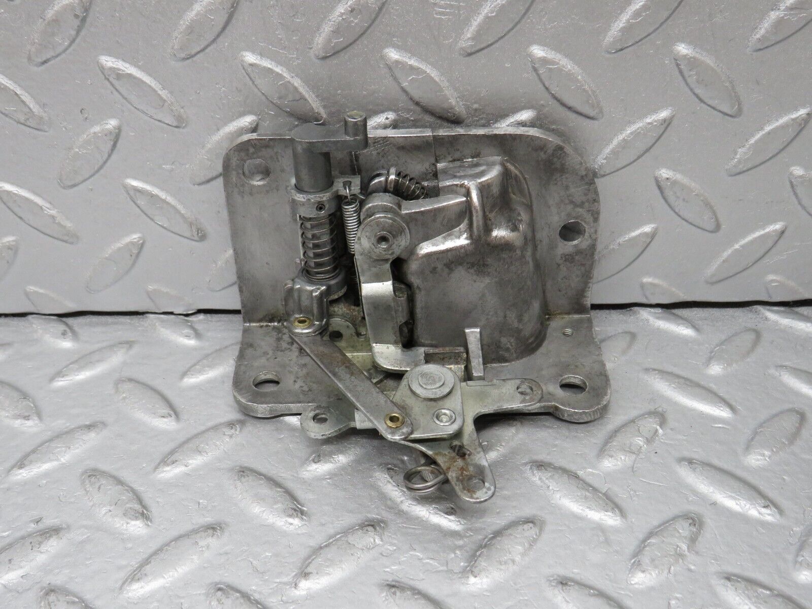 35830 Mercedes-Benz W108 Front Right Door Lock Mechanism