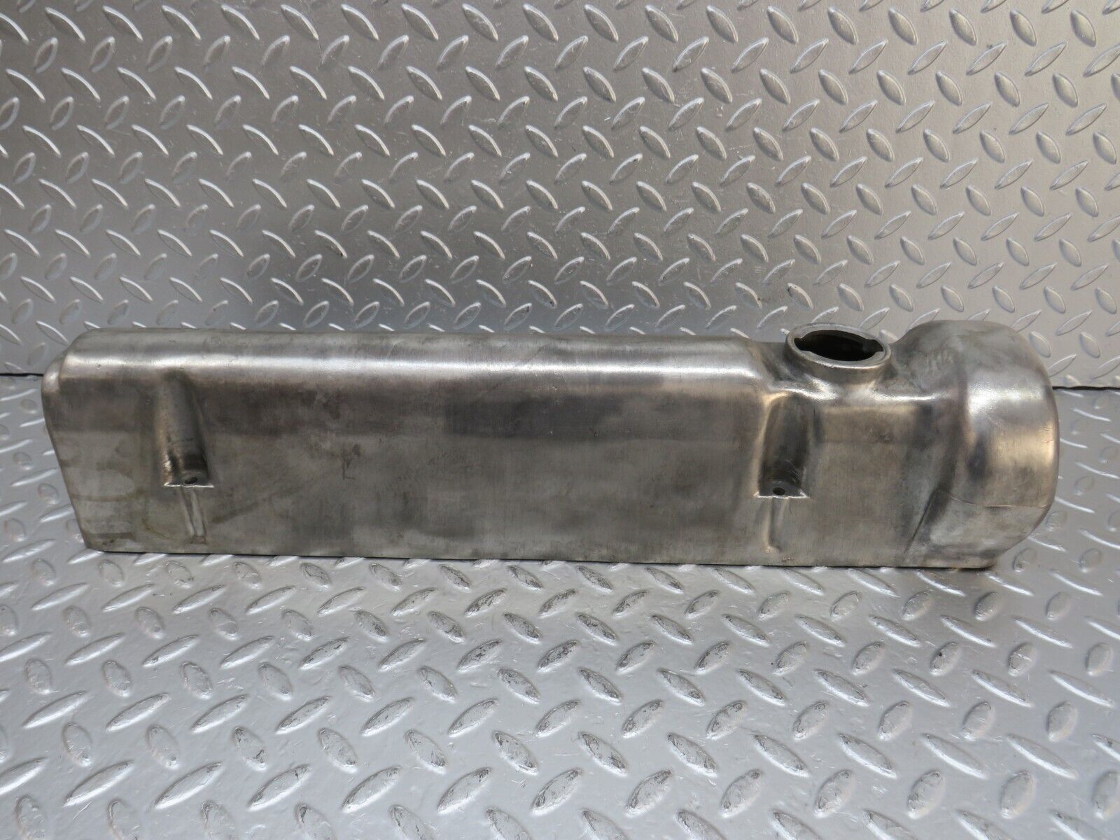 32843 Mercedes-Benz C107 R107 350 V8 Cylinder Head Valve Cover Right Side 1160161905