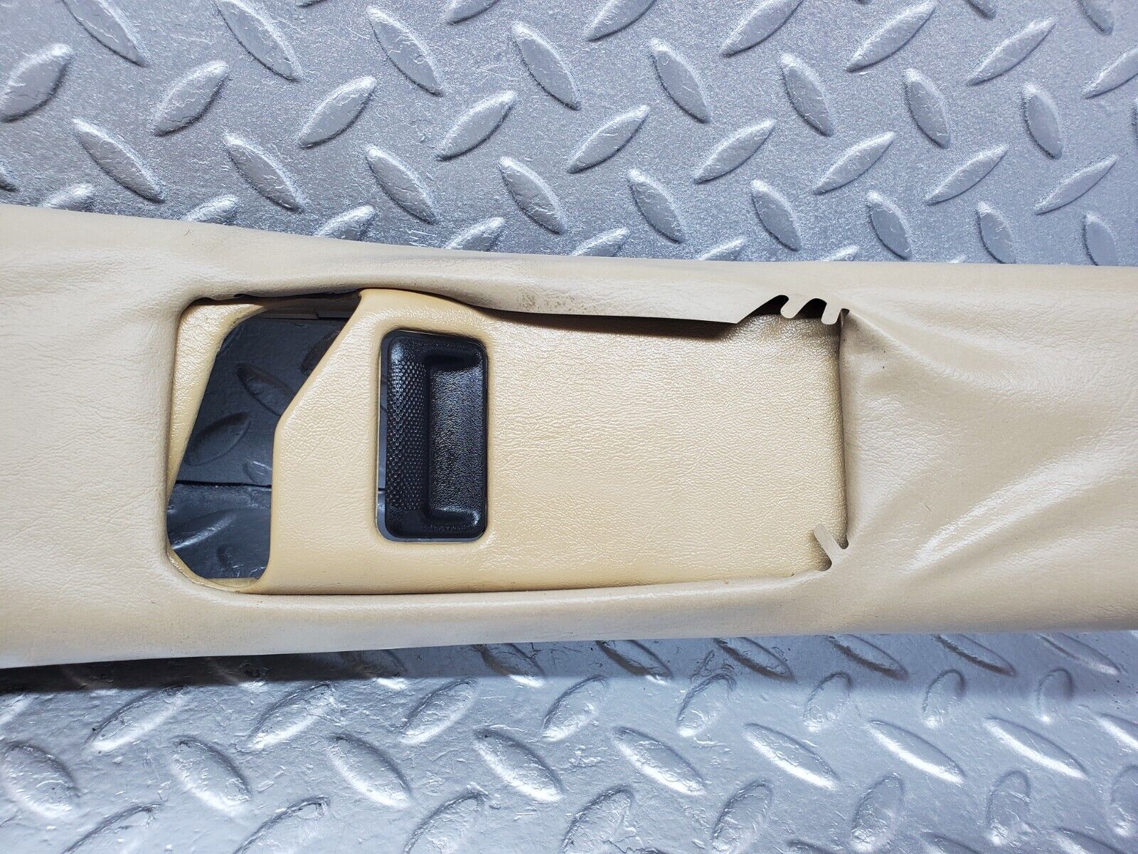 45765 Mercedes-Benz W126 420SE B Pillar Cover Right Side Beige 1246920222