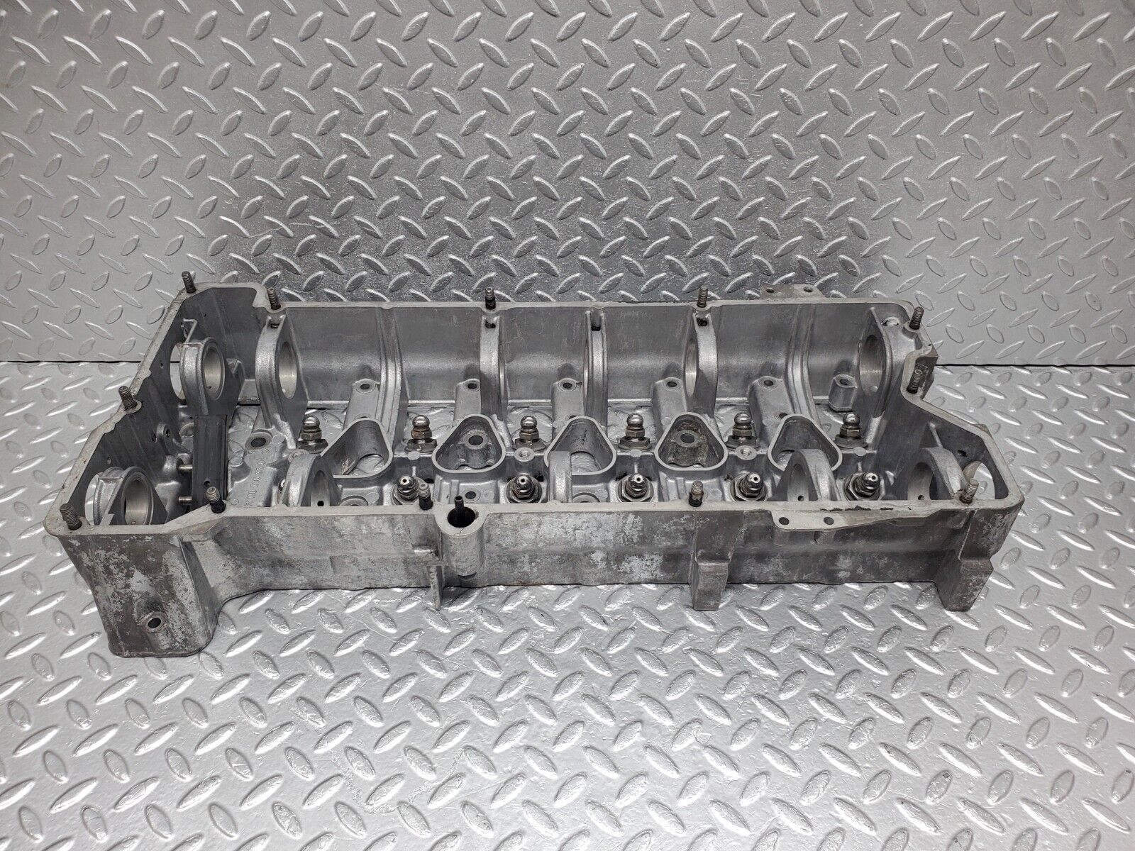 45436 Mercedes-Benz 280E M110.988 Camshaft Bearing Casing 1100163304