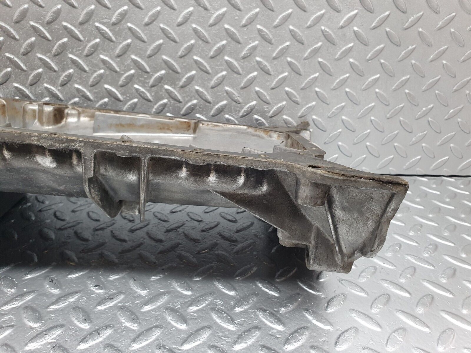 44001 Mercedes-Benz C123 230CE Coupe Oil Pan Oil Sump 1020141702