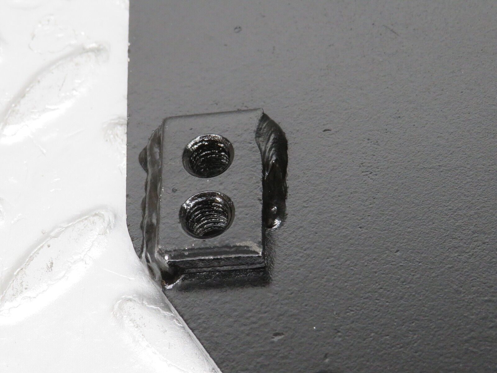 32786 Mercedes-Benz C107 R107 350 V8 Power Steering Pump Bracket