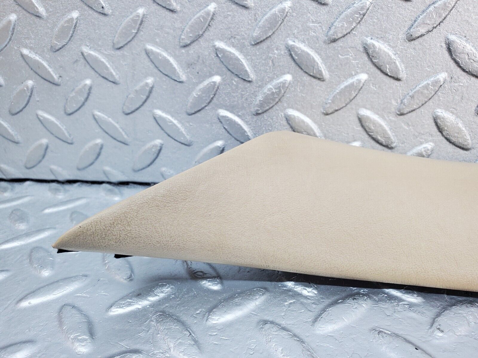 45564 Mercedes-Benz W126 420SE A Pillar Cover Trim Left Side Beige