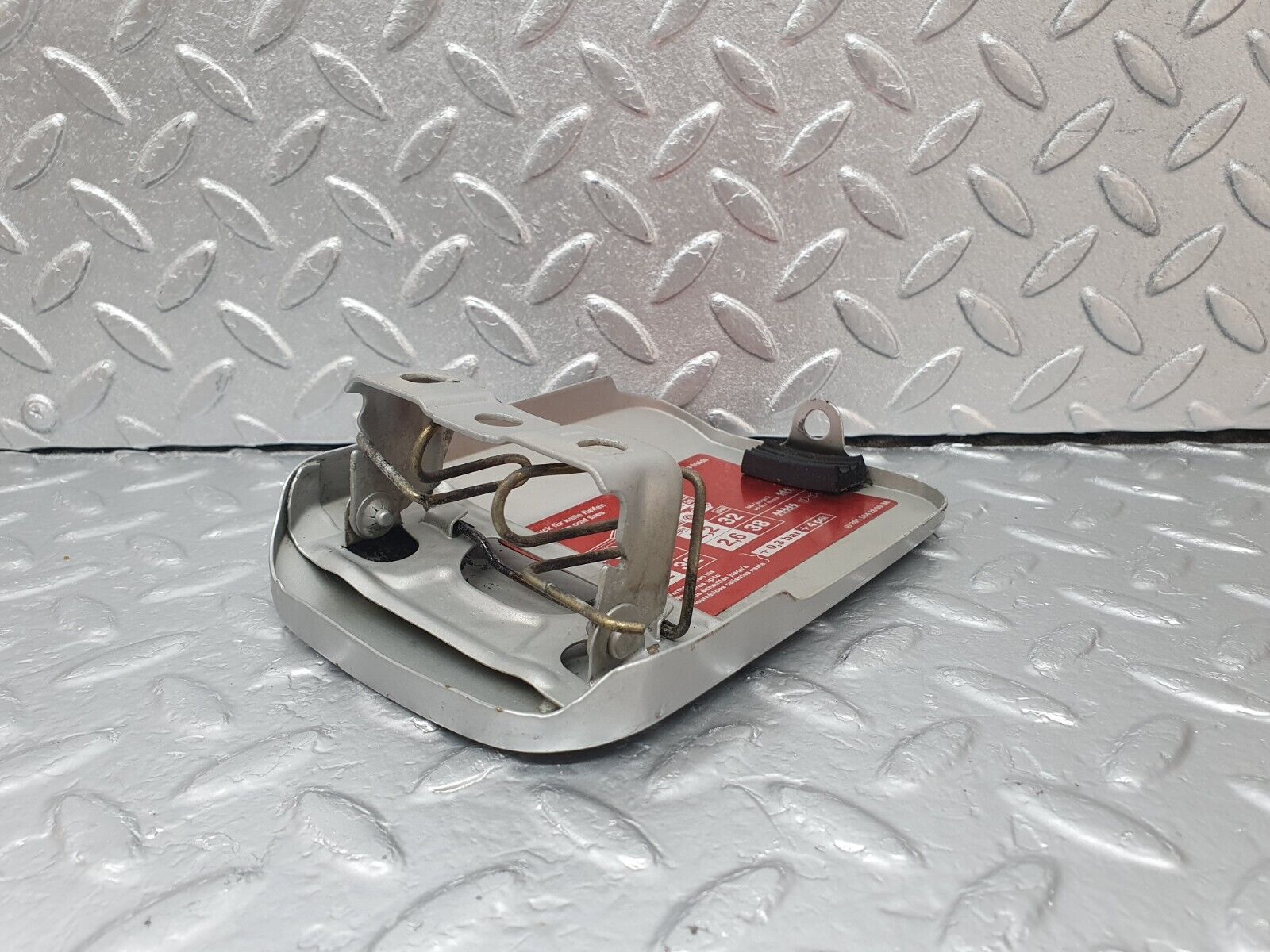 42826 Mercedes-Benz W201 190 2.0L Fuel Tank Flap Cap 2015842839