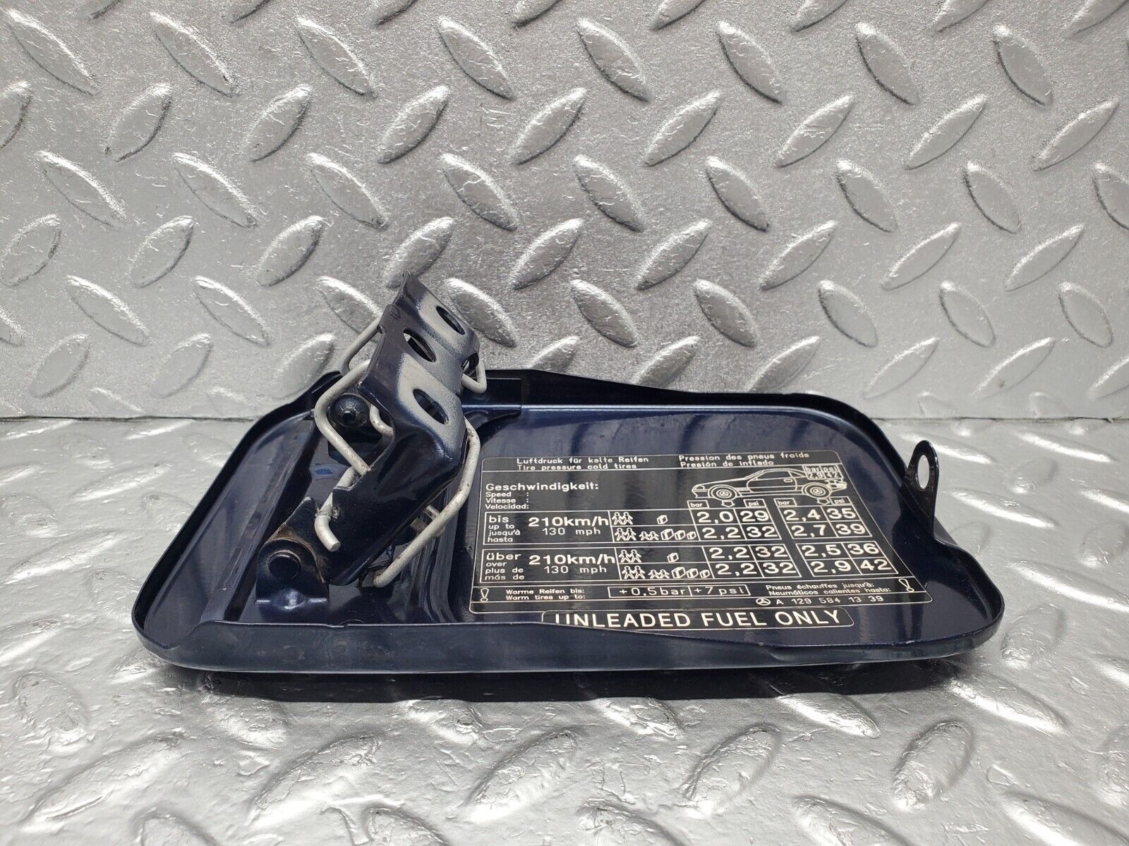 46987 Mercedes-Benz R129 320SL Coupe Fuel Tank Flap Cap 1295841339