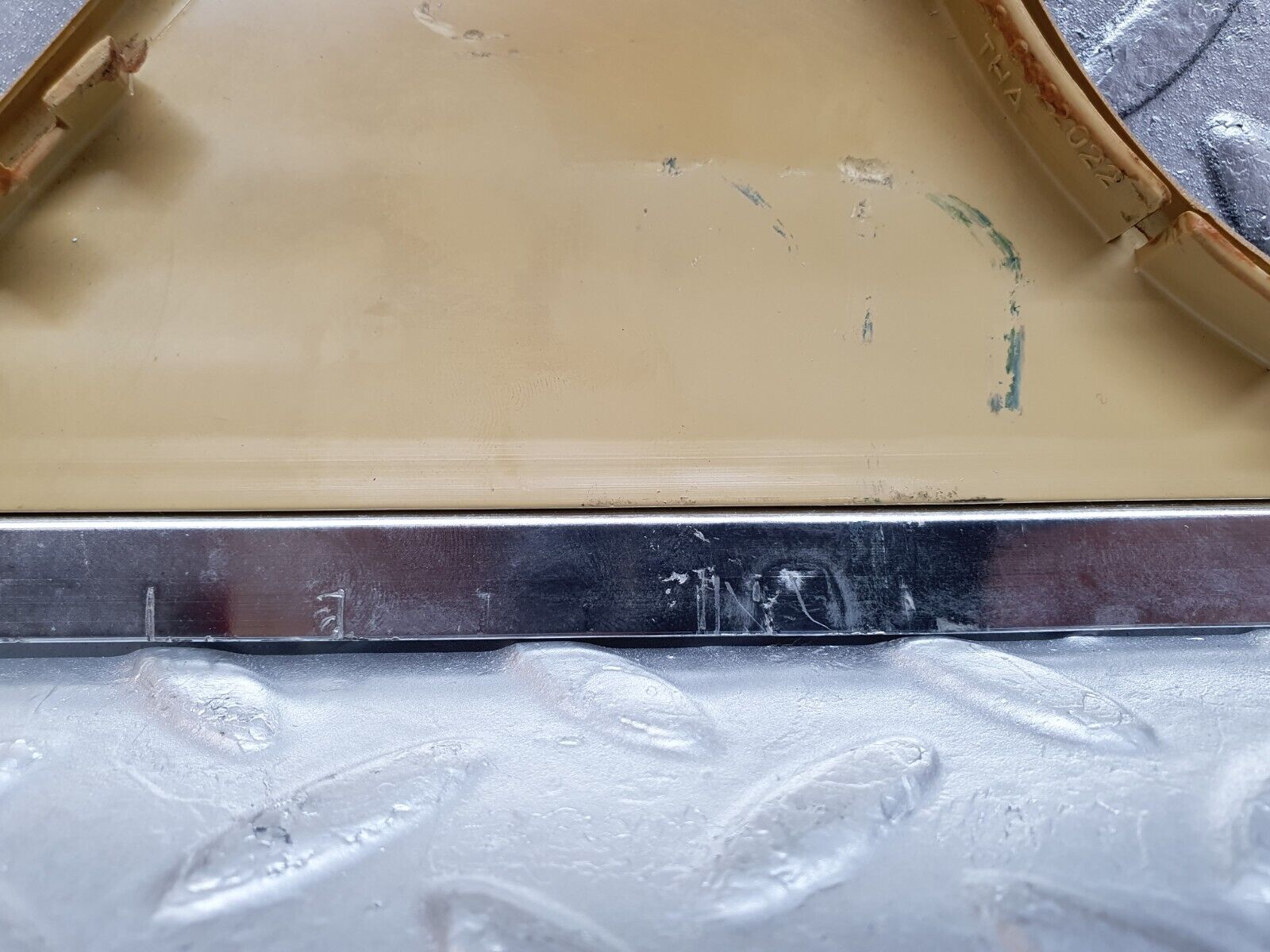 44155 Mercedes-Benz C123 230CE Coupe Seat Belt Presenter Cover Trim Right 1236922022