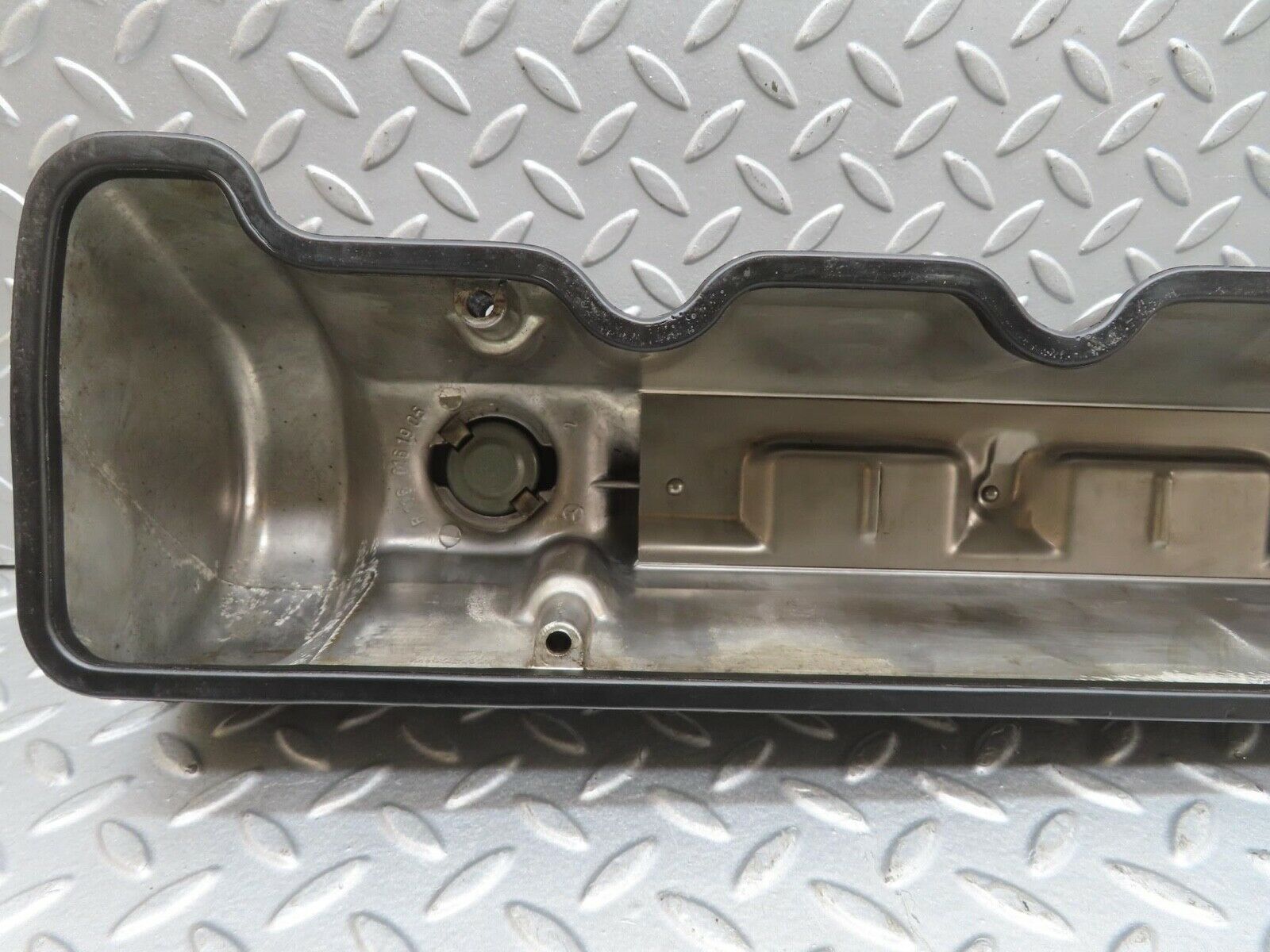 13827 Mercedes-Benz R107 450SL Cylinder Head Valve Cover Right Side 1160161905