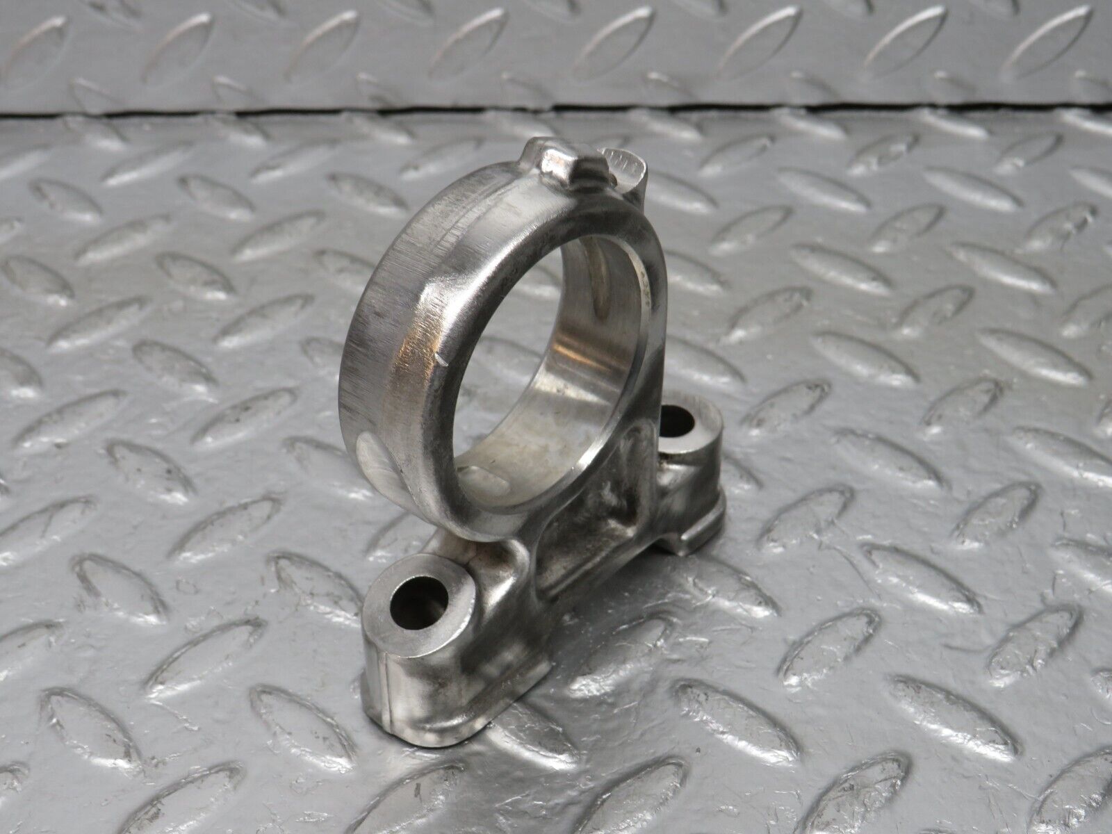 32997 Mercedes-Benz C107 R107 350 V8 Camshaft Tower Bearing 1160512112