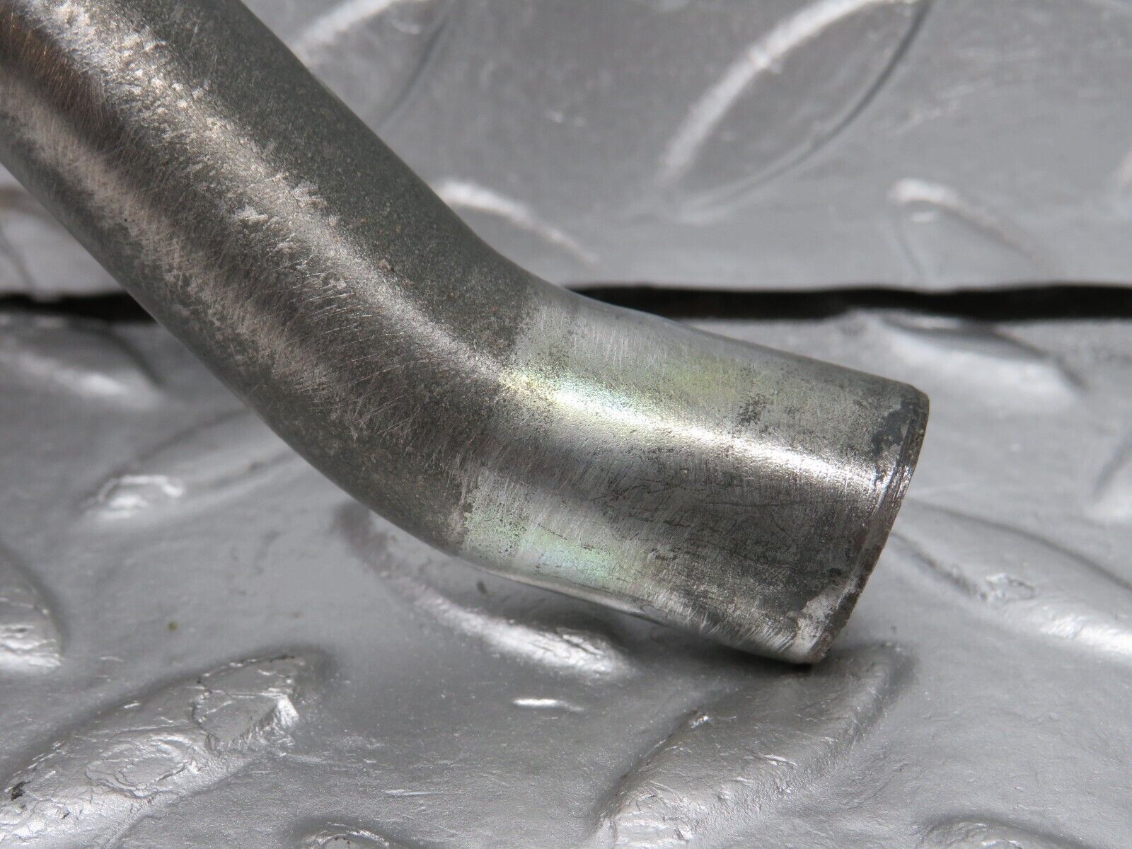 33072 Mercedes-Benz C107 R107 350 V8 Air Intake Pipe