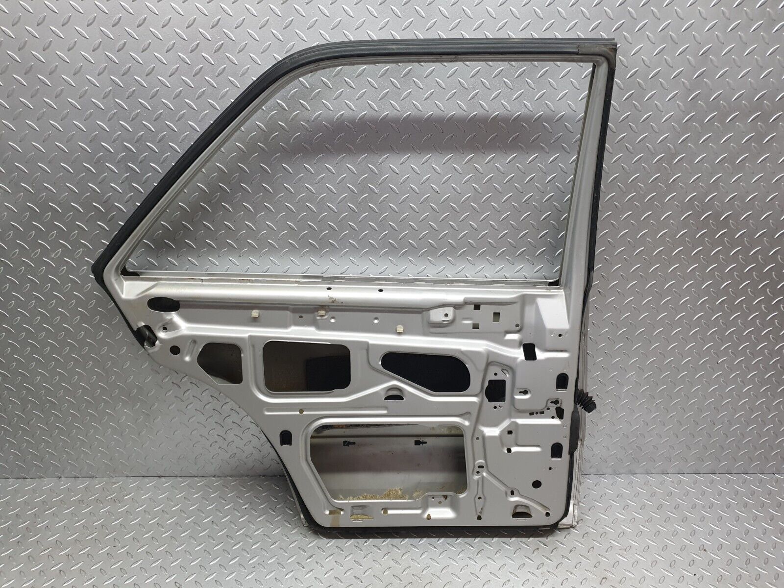 42972 Mercedes-Benz W201 190 Rear Left Door