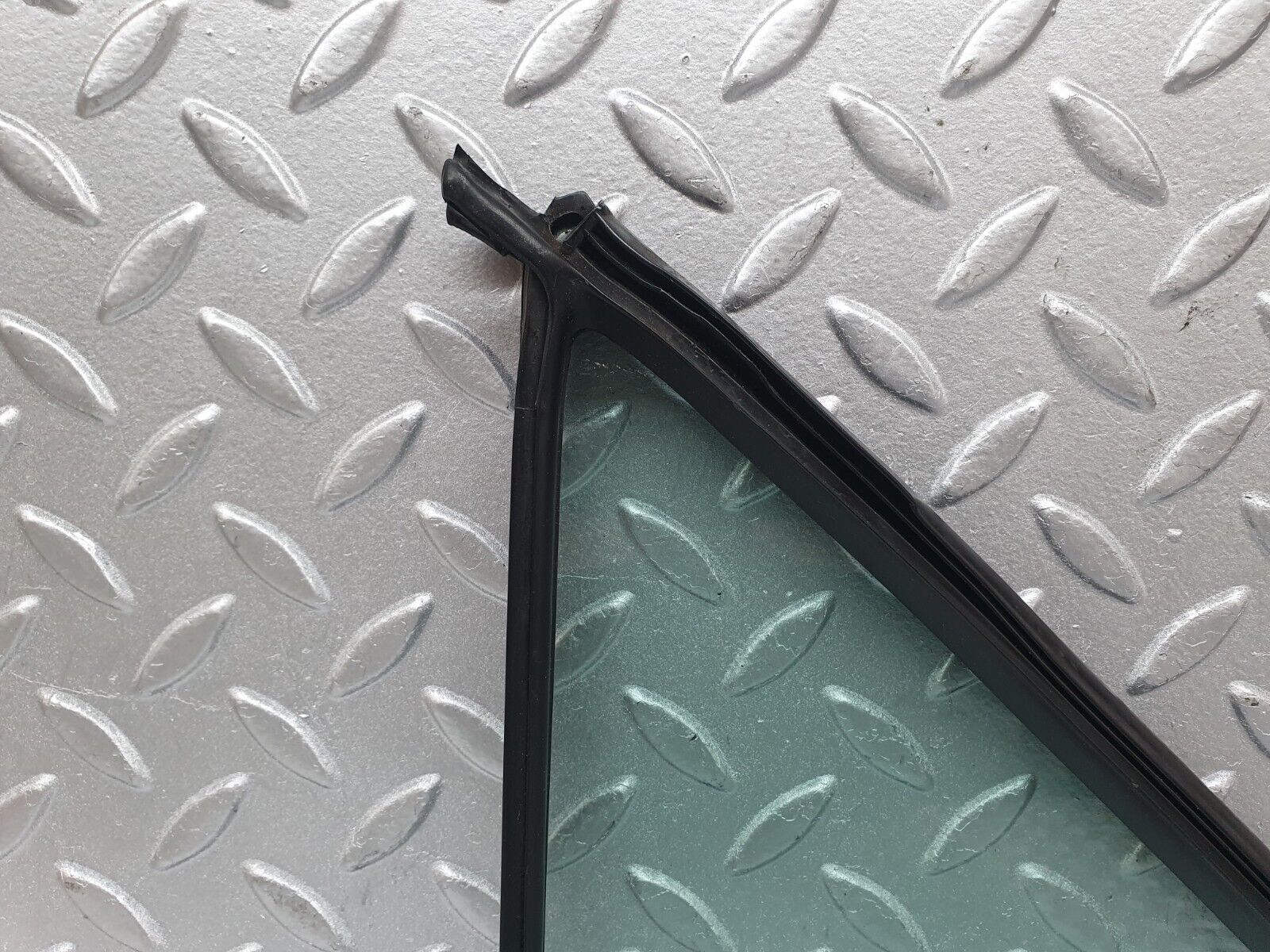 42870 Mercedes-Benz W201 190 2.0L Rear Right Quarter Window Glass 2017350624