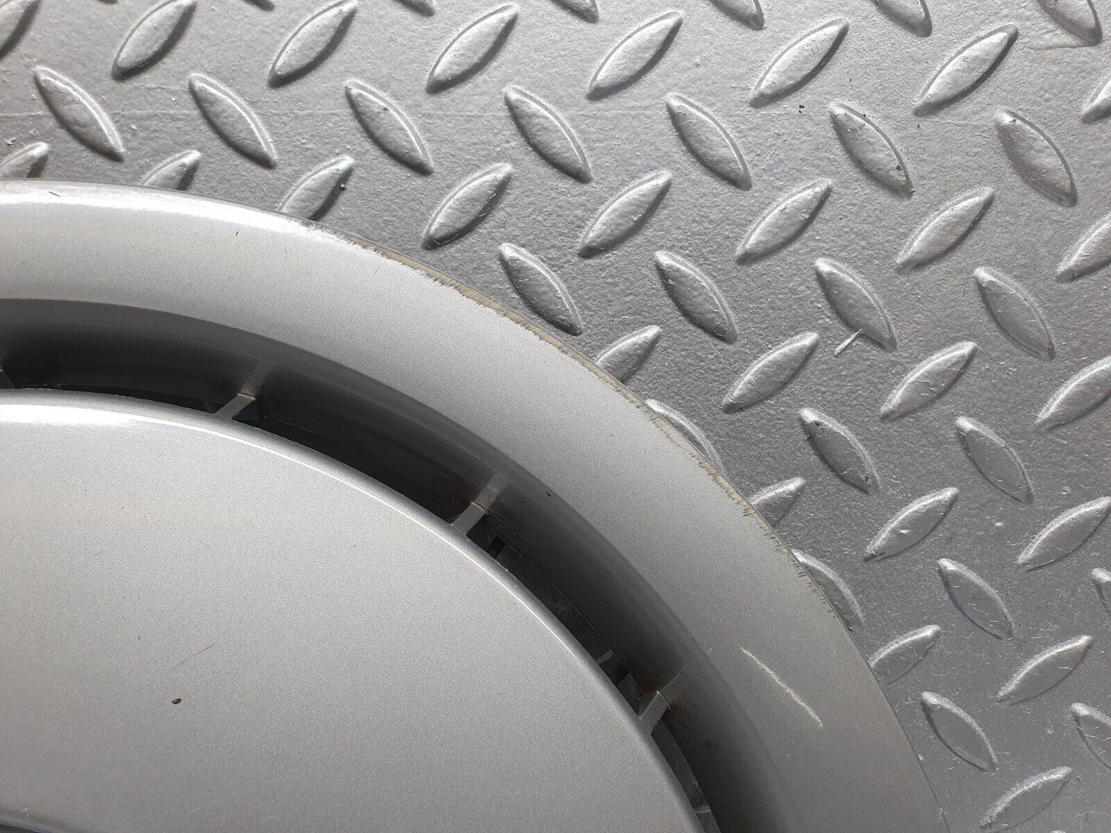 42879 Mercedes-Benz W201 190 2.0L Wheel Trim Hub Cap 14" 2014010324