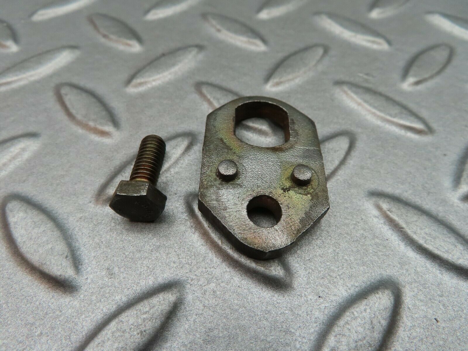 5126 Mercedes-Benz R107 350SL Fuel Injector Bracket