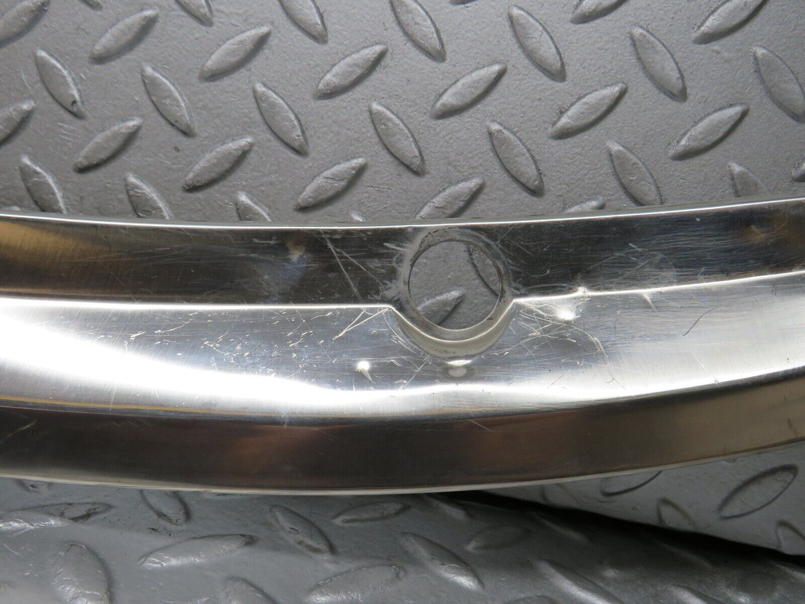 39168 Mercedes-Benz R107 500SL Windscreen Top Chrome Trim
