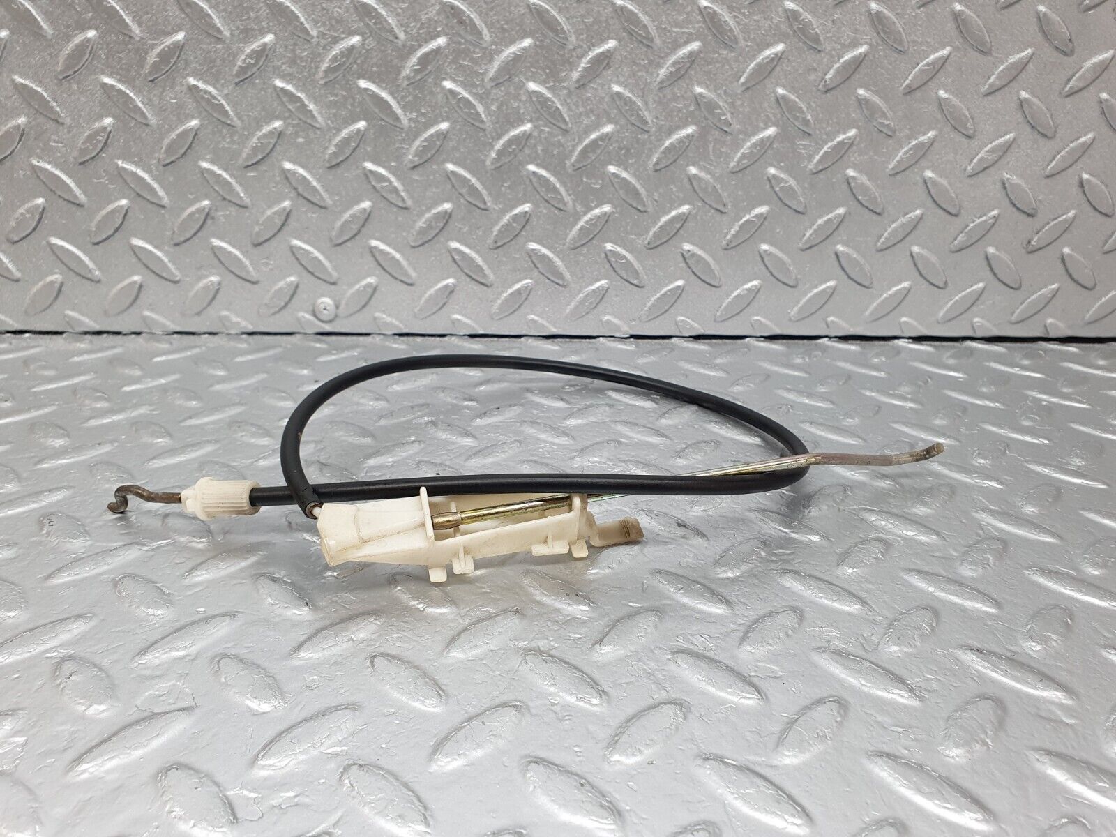 43701 Mercedes-Benz C126 380SEC Coupe Door Lock Cable