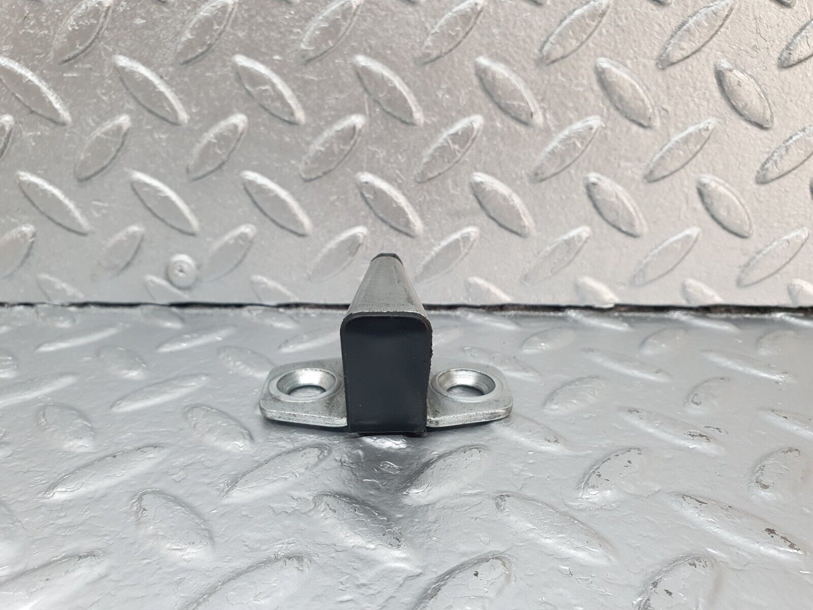 42891 Mercedes-Benz W201 190 2.0L Door Lock Latch