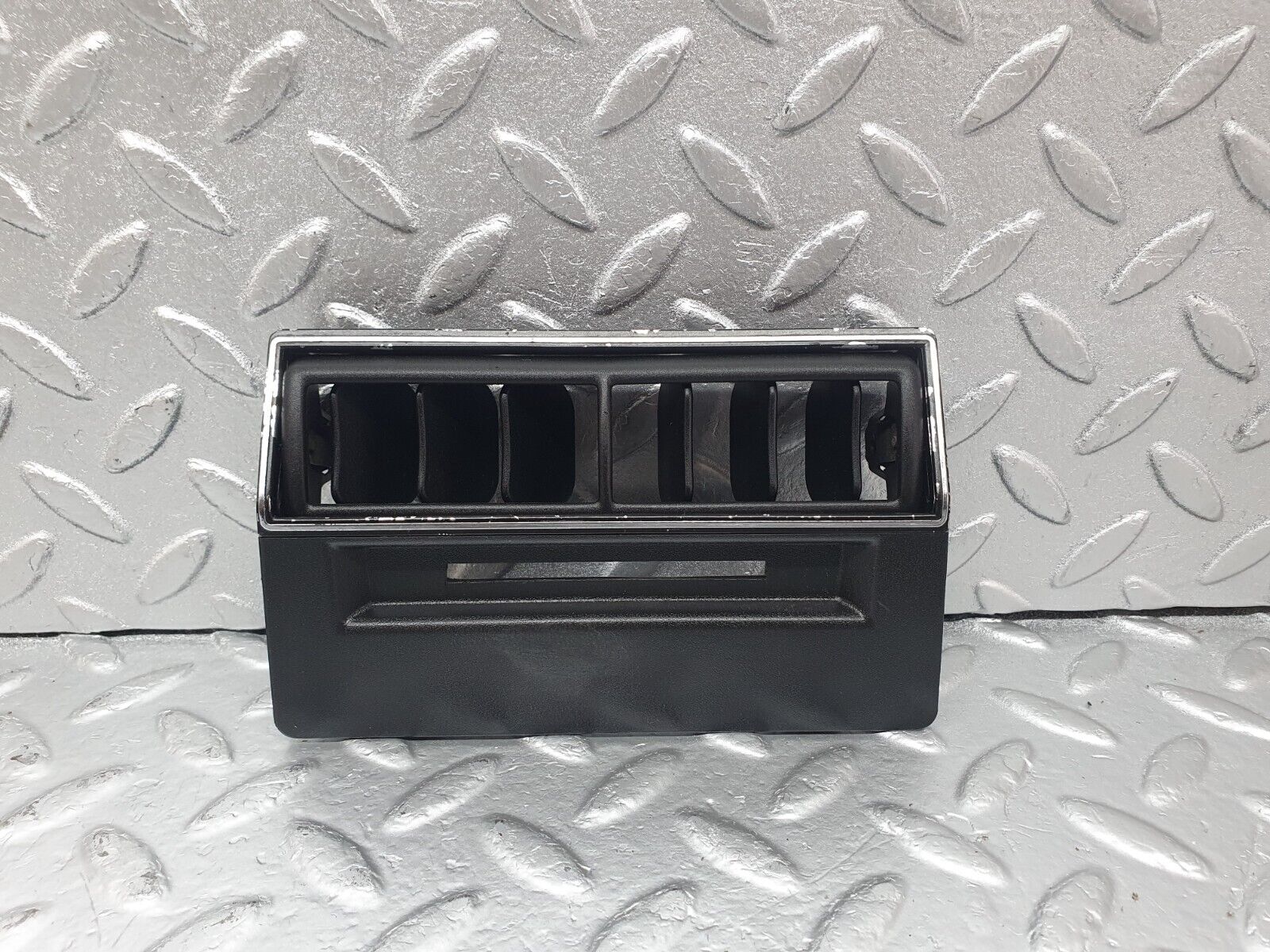 43679 Mercedes-Benz C126 380SEC Coupe Centre Console Air Vent 1268300013